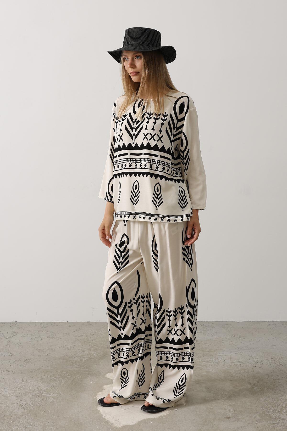 Siyah Etnik Desenli Bağcık Detaylı Bluz Ve Beli Lastikli Pantolon Takım