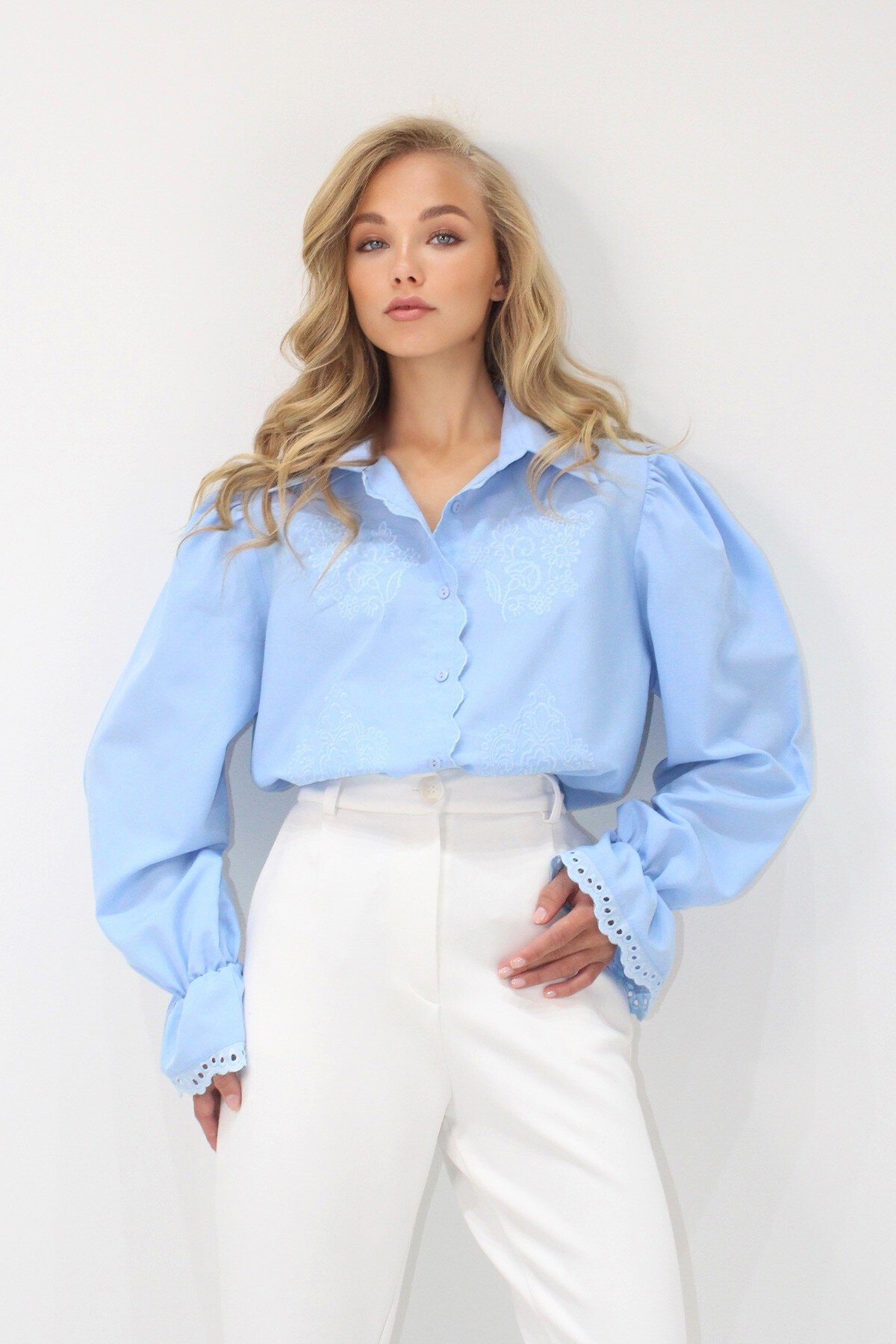Bebe Mavi Prenses Kol Güpür Nakışlı Dokuma Gömlek