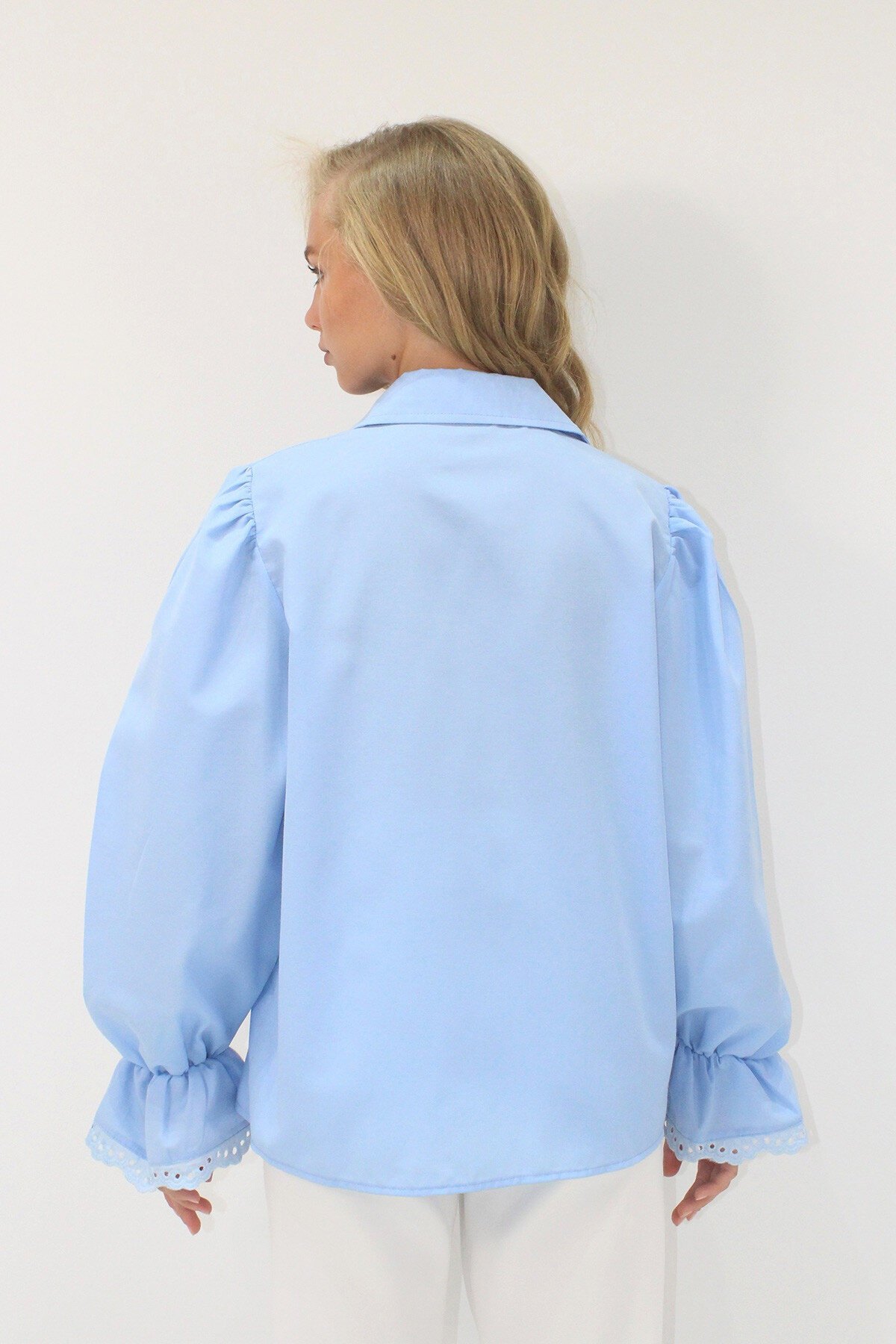 Bebe Mavi Prenses Kol Güpür Nakışlı Dokuma Gömlek