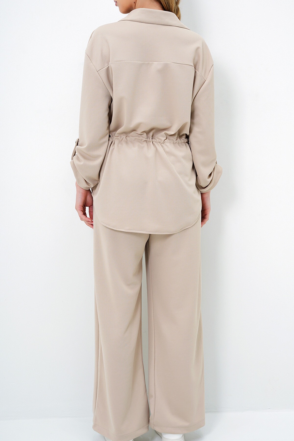 Bej Çift Cepli Safari Ceket Ve Beli Lastikli Wide Leg Pantolonlu Krep Alt Üst Takım