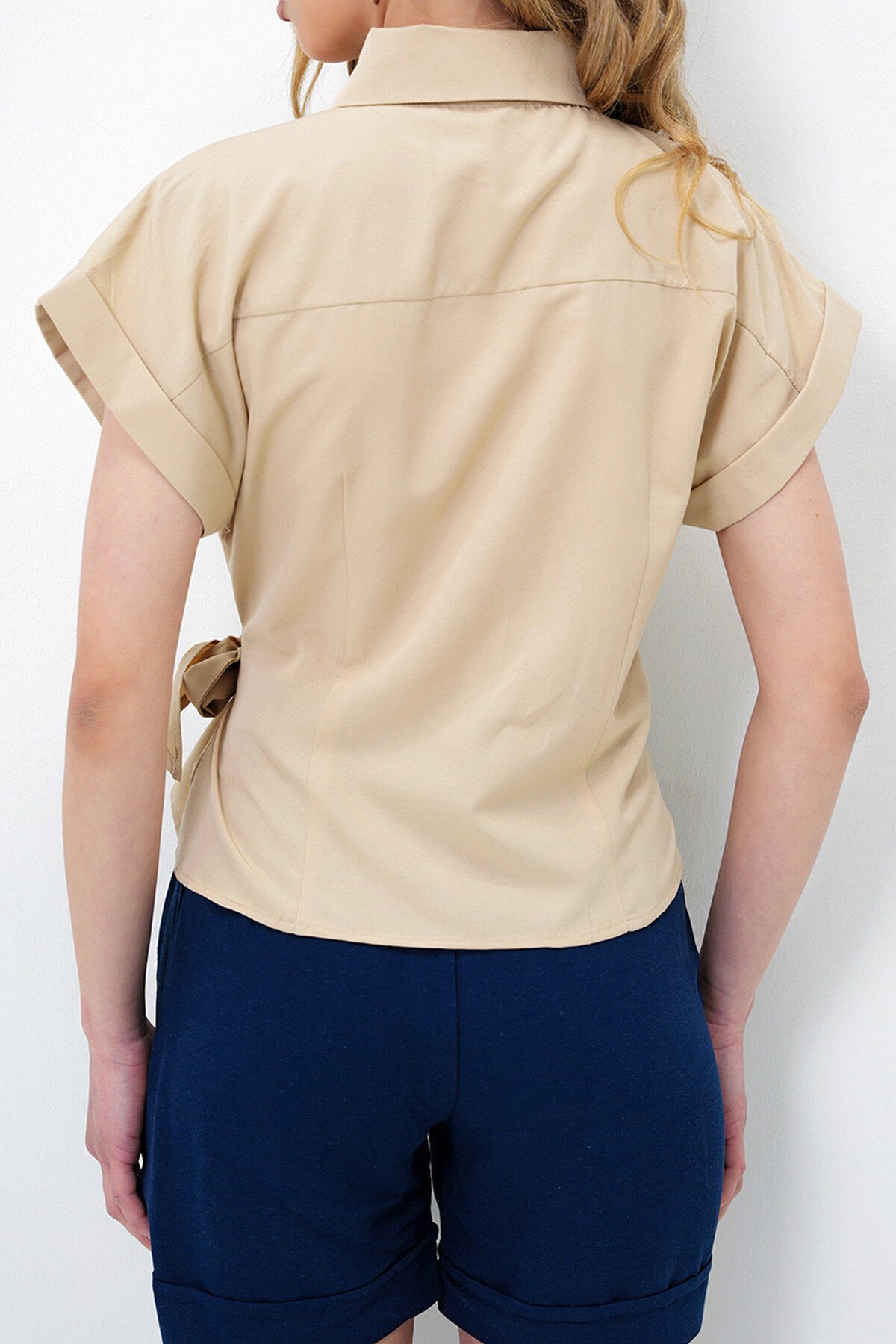 Bej Double Kol Bağlama Detaylı Poplin Gömlek