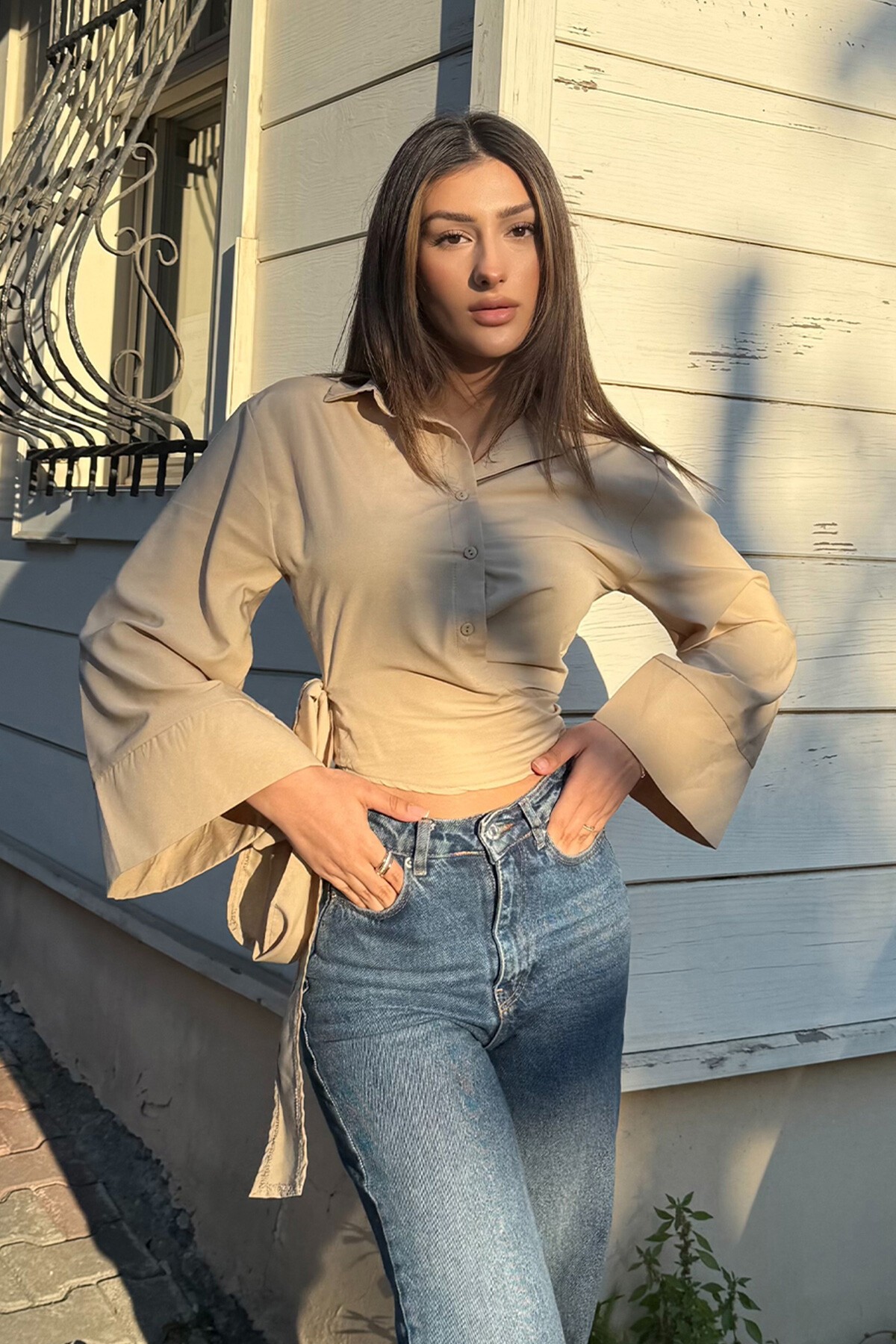 Bej Önü Bağlamalı Poplin Gömlek