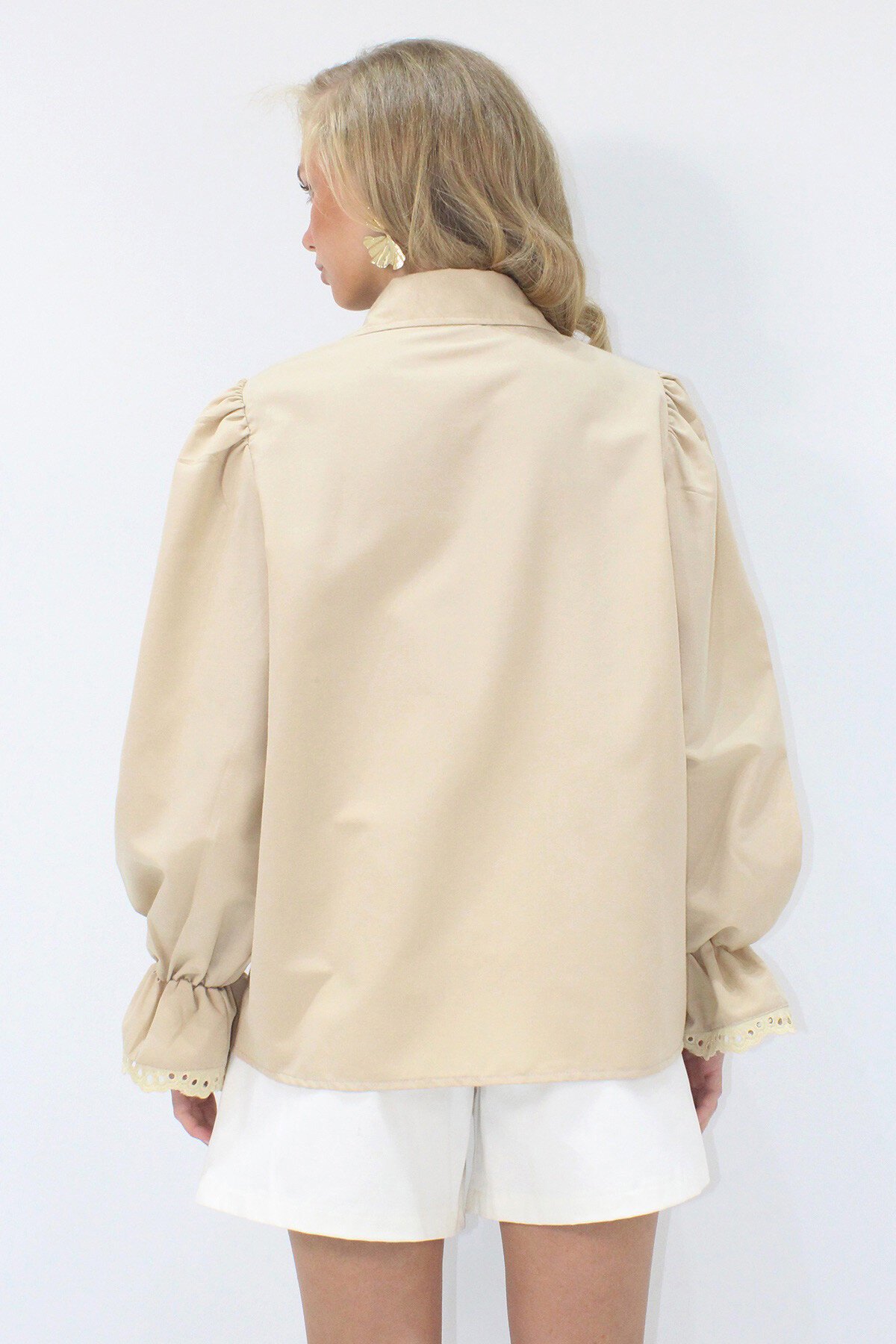 Bej Prenses Kol Güpür Nakışlı Dokuma Gömlek