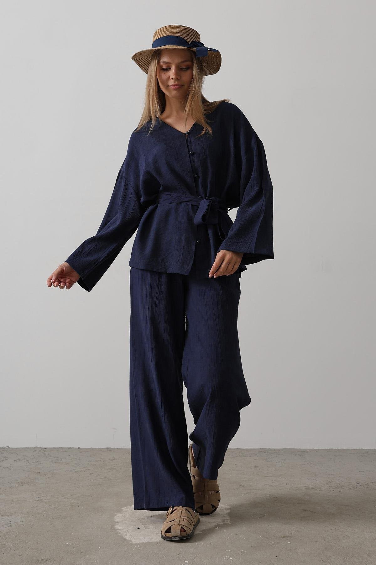 Lacivert Beli Bağlamalı Tunik Ve Beli Bağlamalı Pantolon Takım