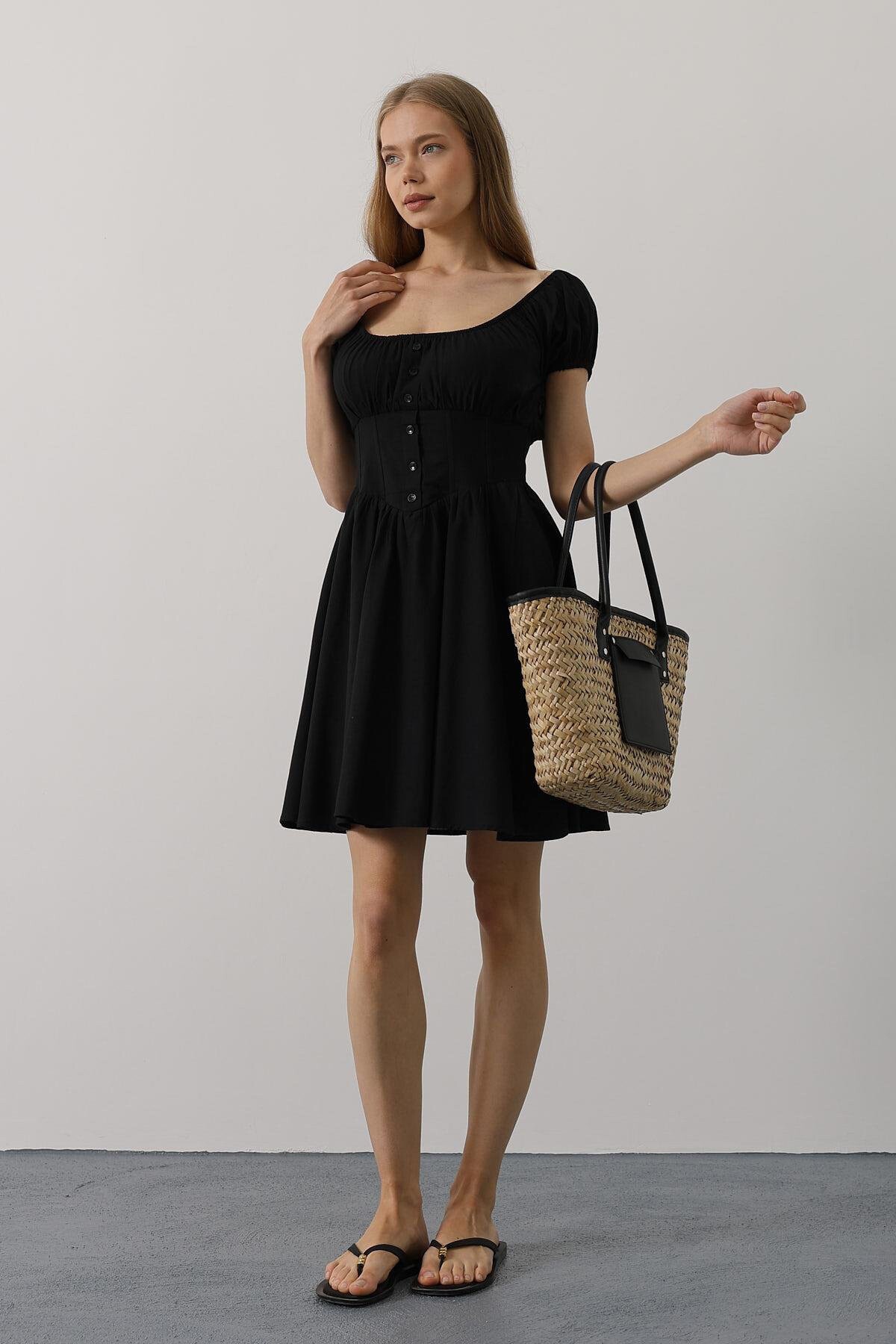 Siyah U Yaka Düğme Detaylı Beli Korseli Mini Elbise