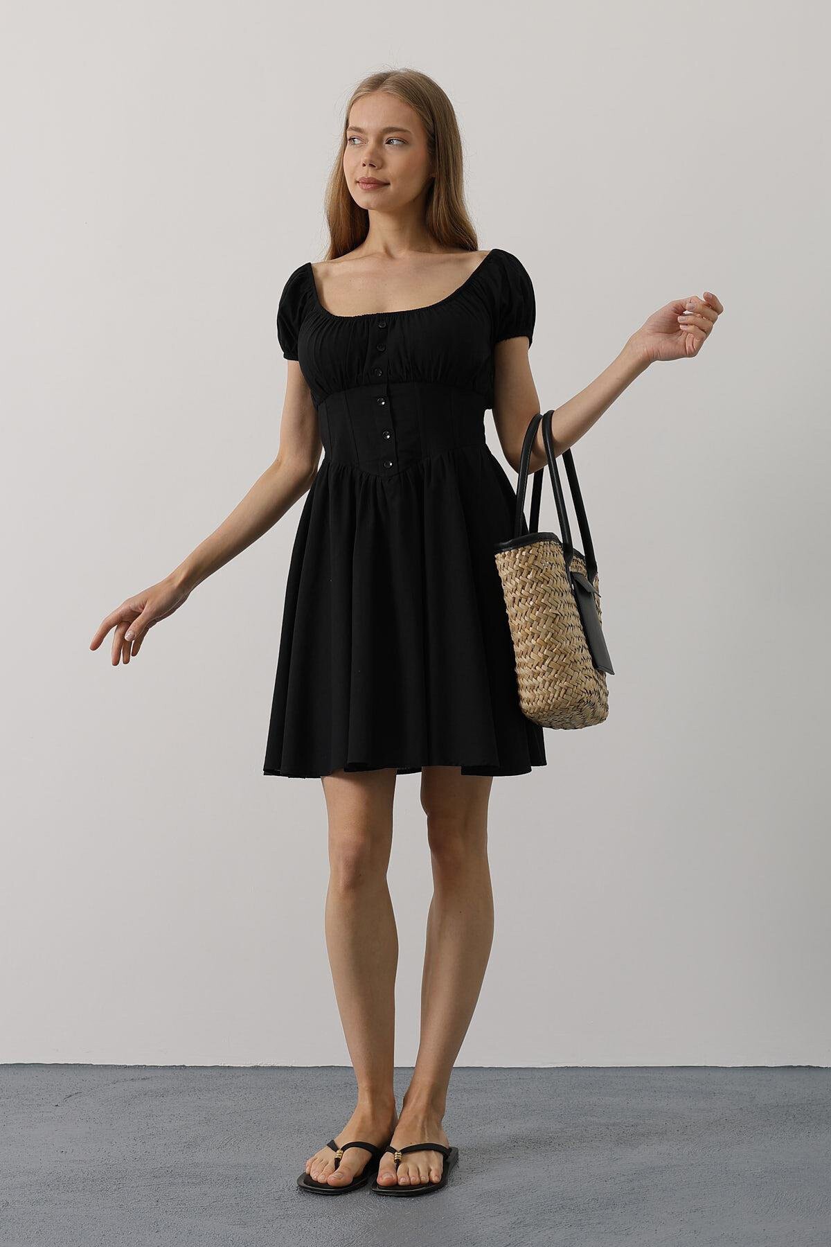 Siyah U Yaka Düğme Detaylı Beli Korseli Mini Elbise