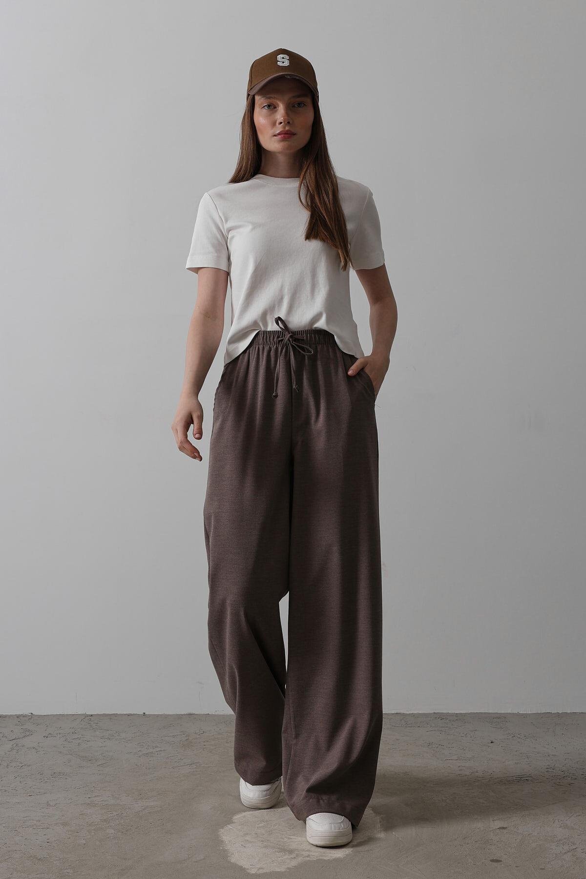 Kahve Çift Cepli Beli Lastikli Bol Paça Pantolon