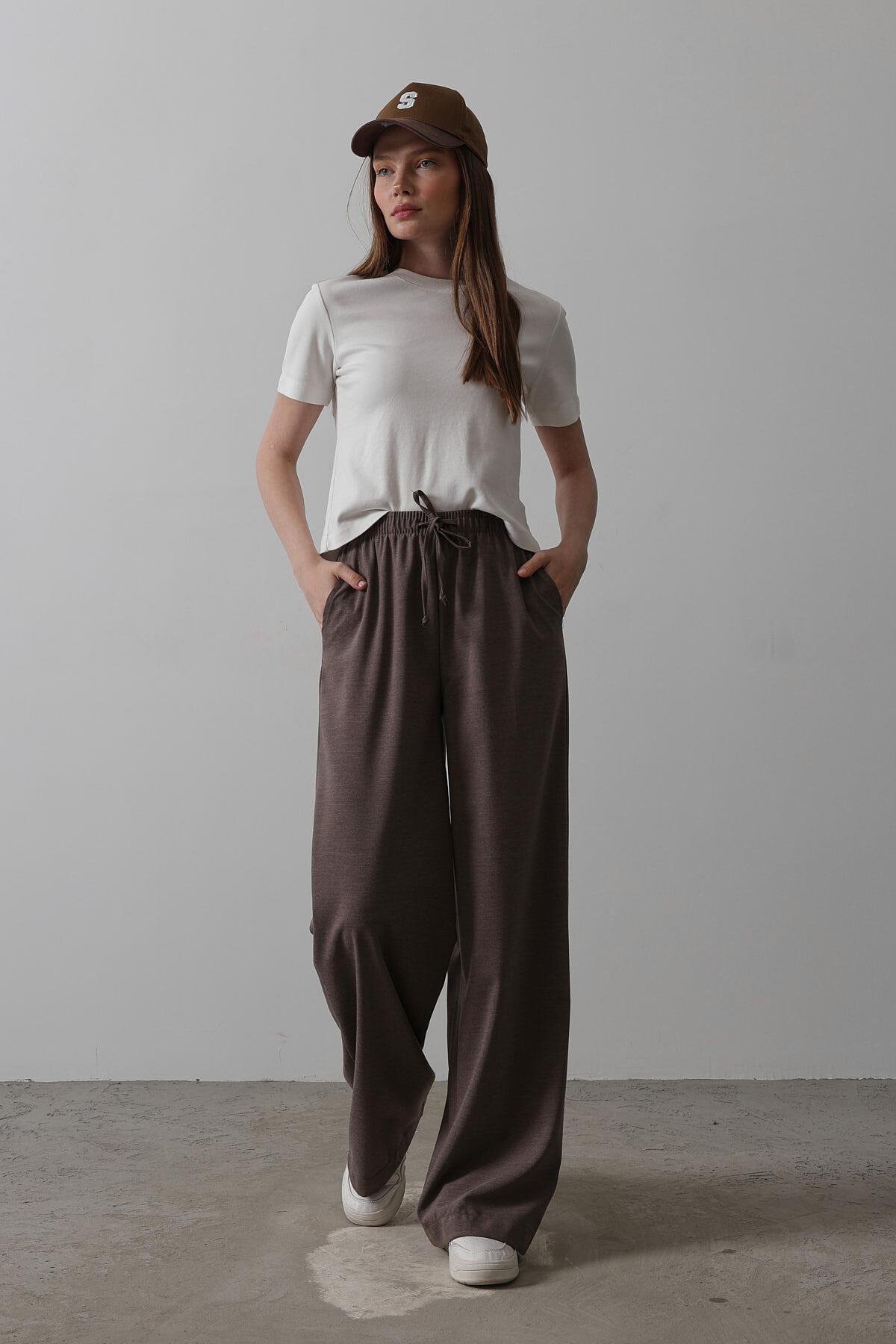 Kahve Çift Cepli Beli Lastikli Bol Paça Pantolon