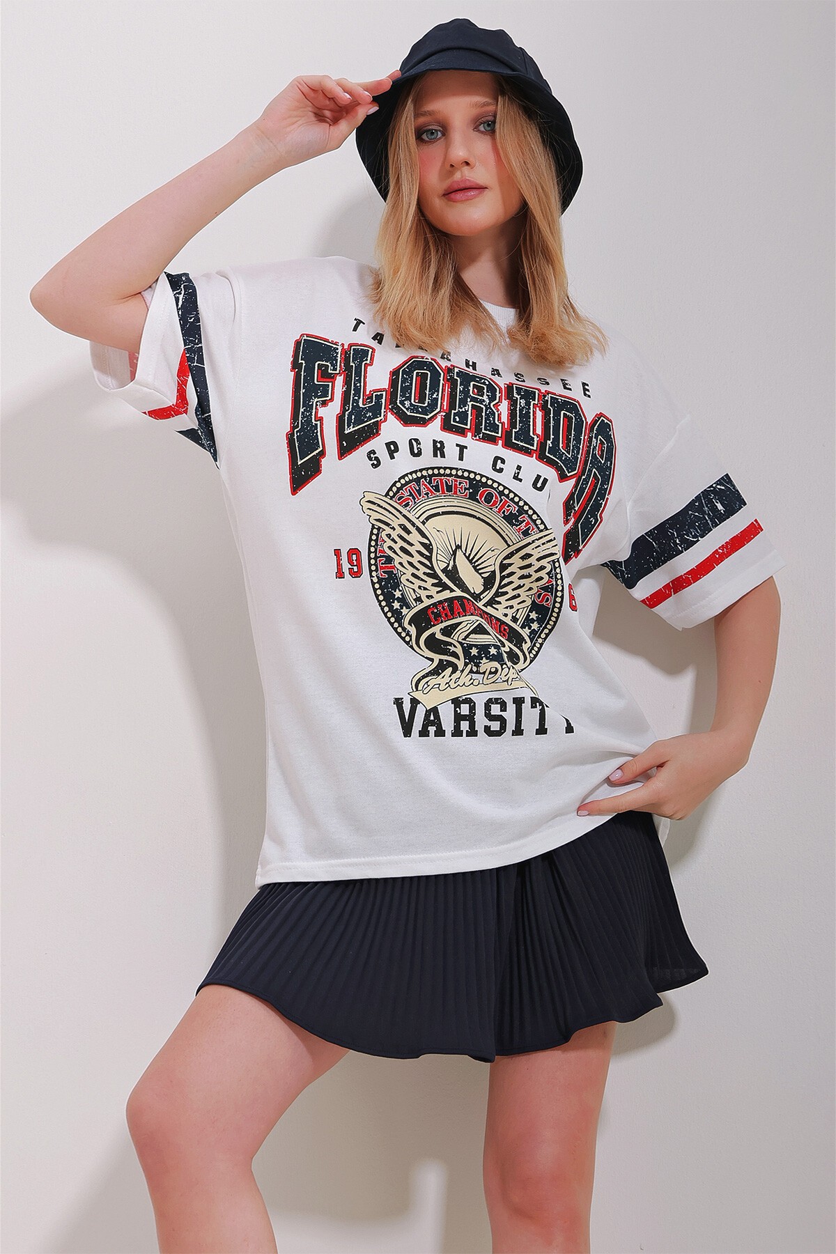 Beyaz Bisiklet Yaka Baskılı İki İplik Oversize T-Shirt