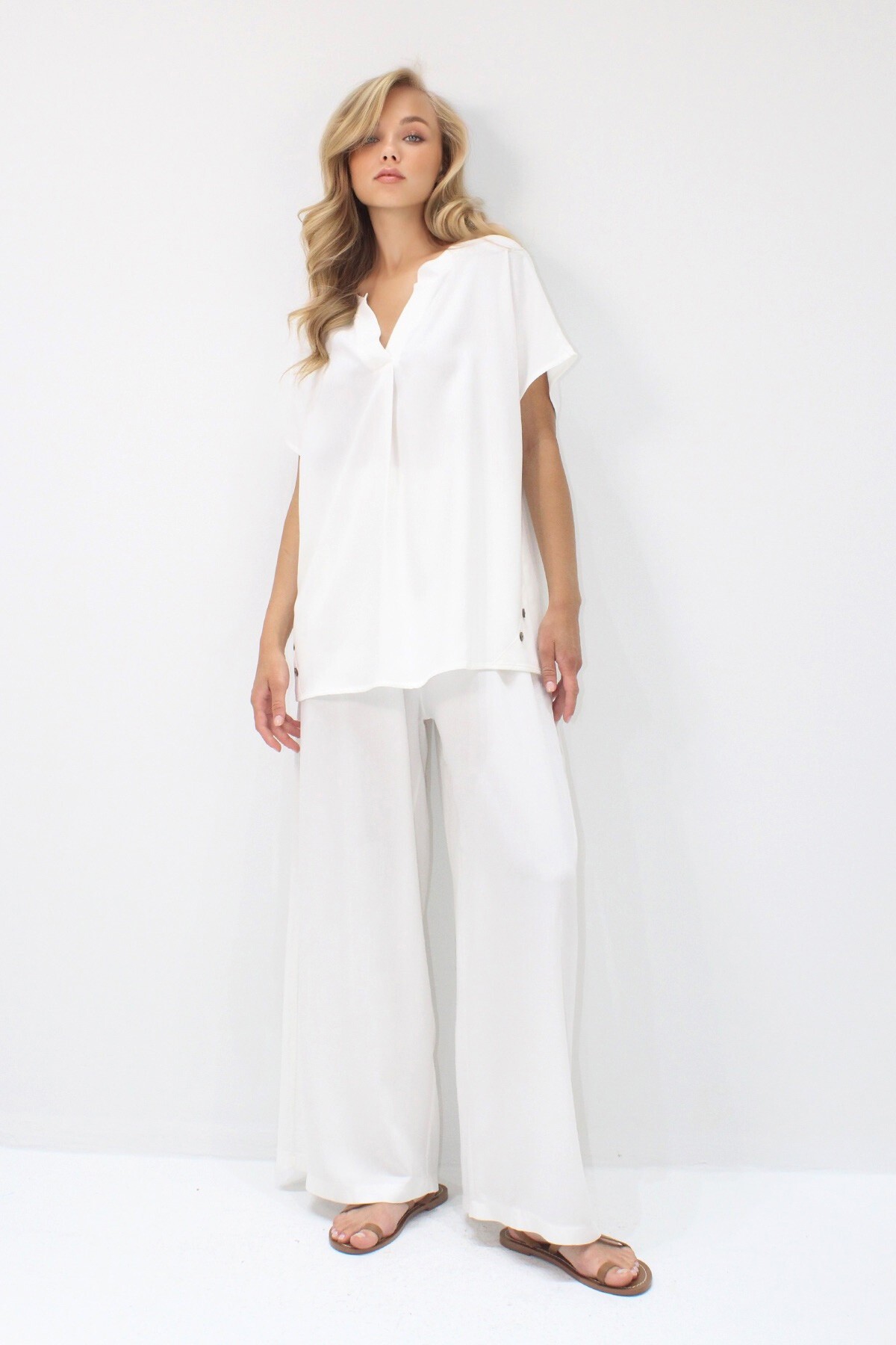 Beyaz Düğme Detaylı Rahat Kesim Viskon Dokuma İkili Takım