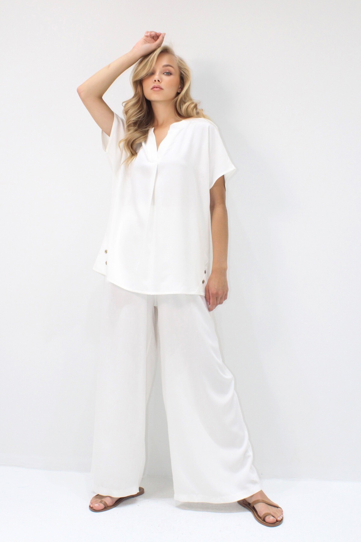 Beyaz Düğme Detaylı Rahat Kesim Viskon Dokuma İkili Takım