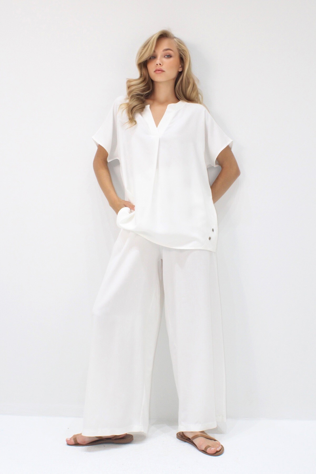 Beyaz Düğme Detaylı Rahat Kesim Viskon Dokuma İkili Takım