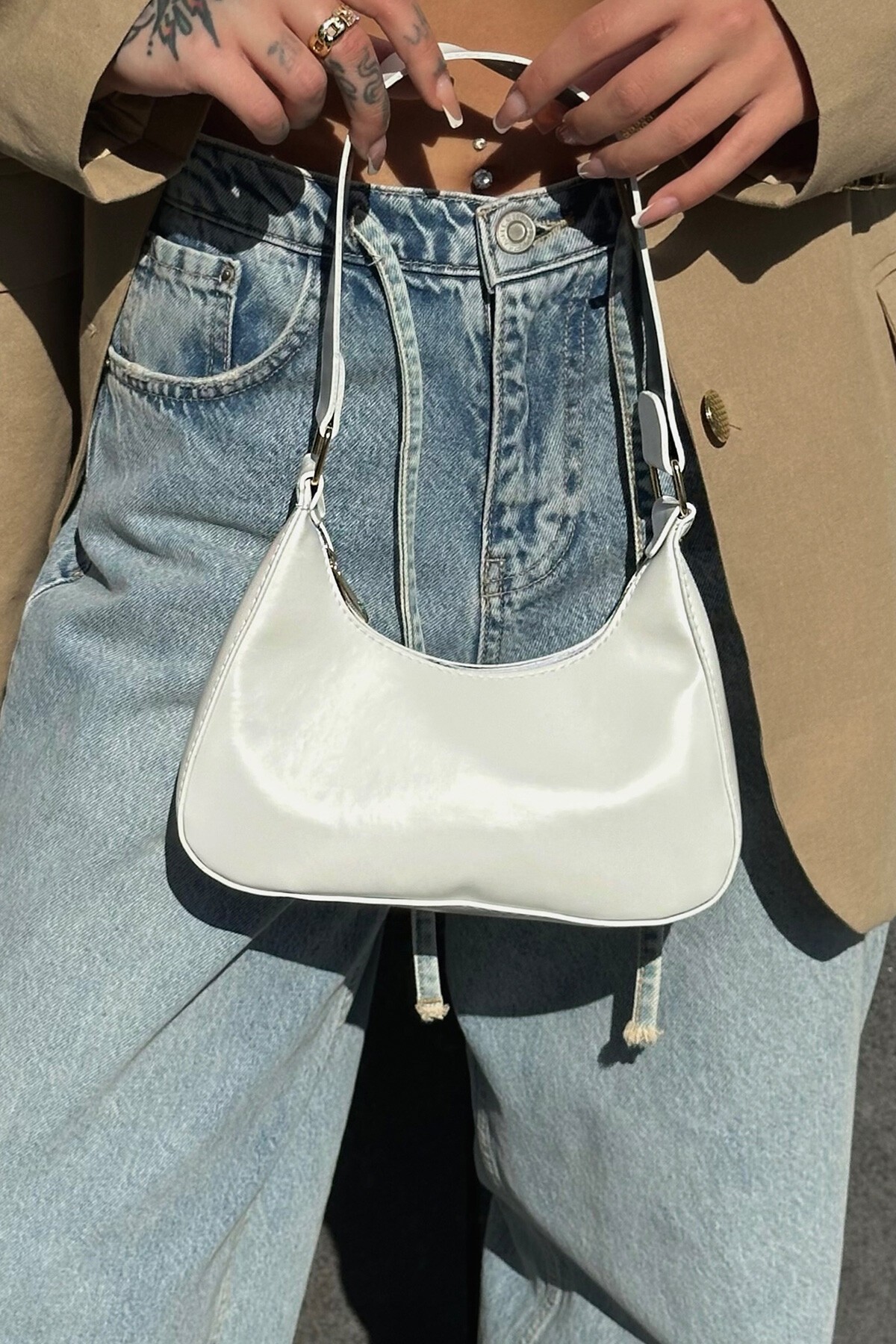Beyaz Yarımay Omuz Çantası