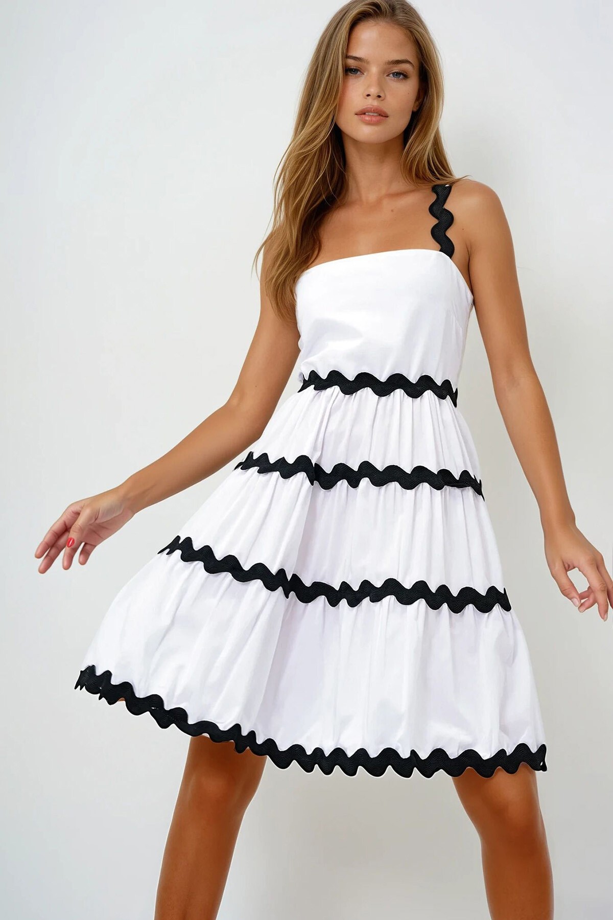 Beyaz Zigzag Şerit Detaylı Gizli Fermuarlı Poplin Balon Elbise