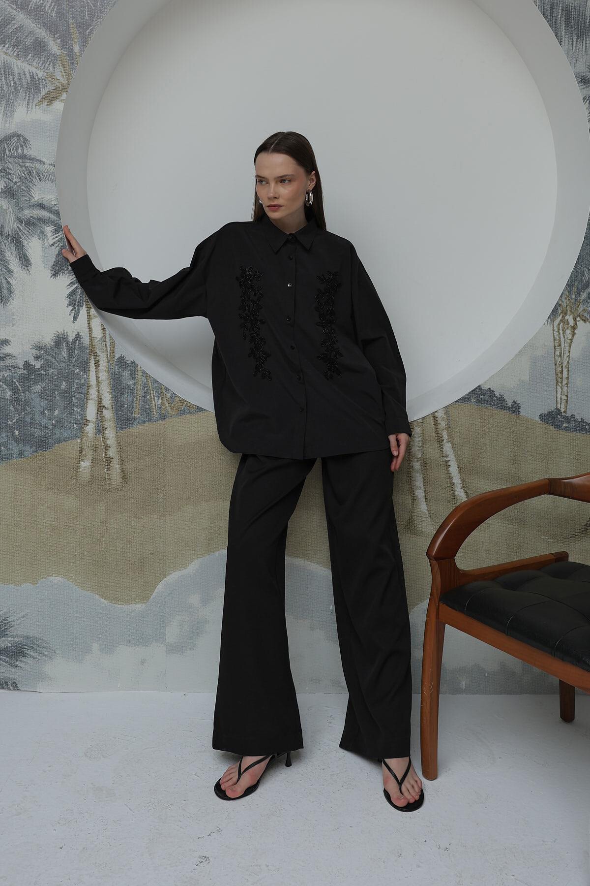 Siyah Boncuk Nakış Detaylı Oversize Gömlek