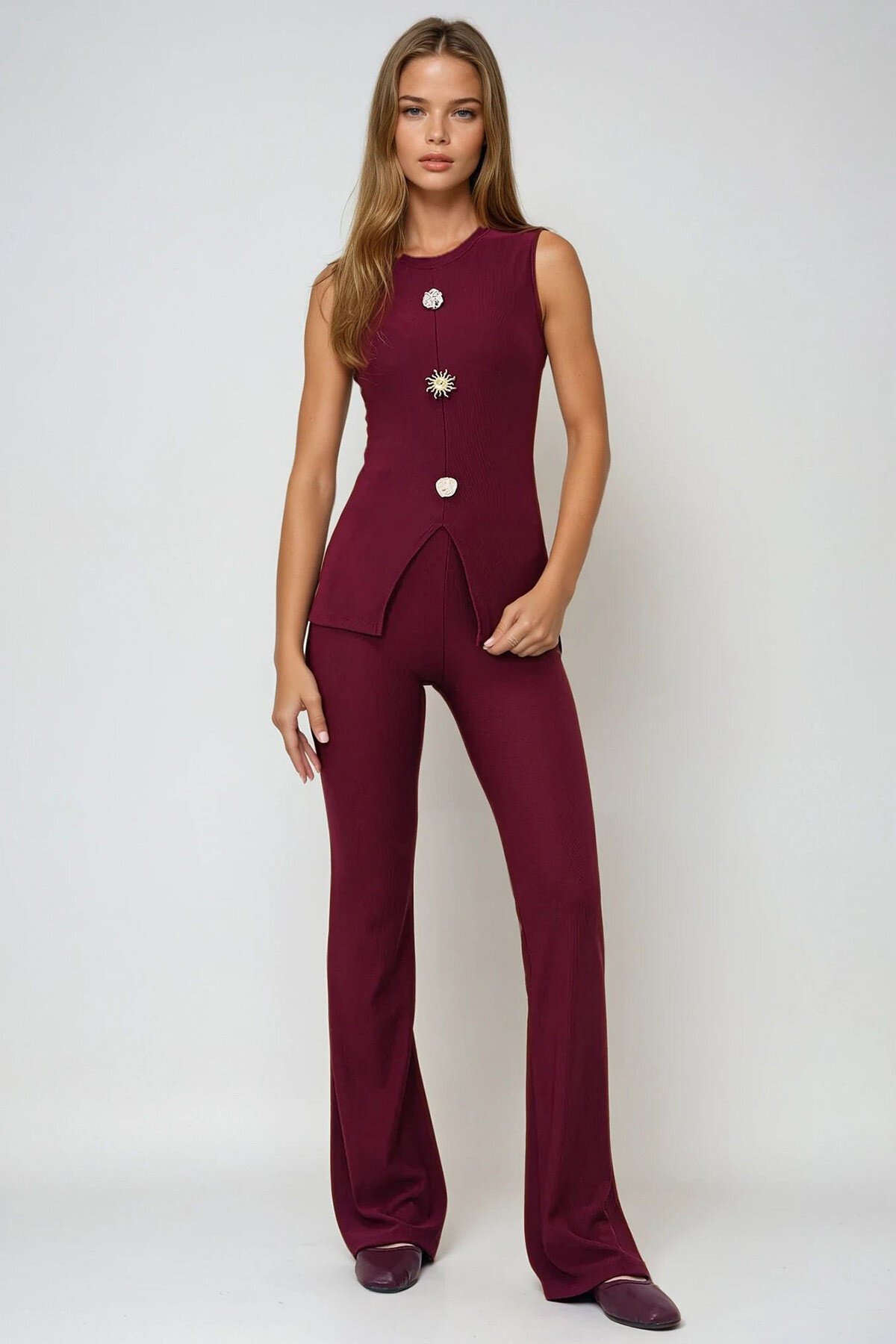 Bordo Bisiklet Yaka Gold Düğmeli Önden Yırtmaçlı Ottoban Bluz Ve İspanyol Paça Pantolon Takım