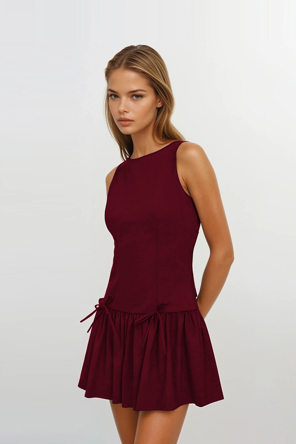 Bordo Eteği Pileli Bağcık Detaylı Kolsuz Fermuarlı Mini Dokuma Elbise