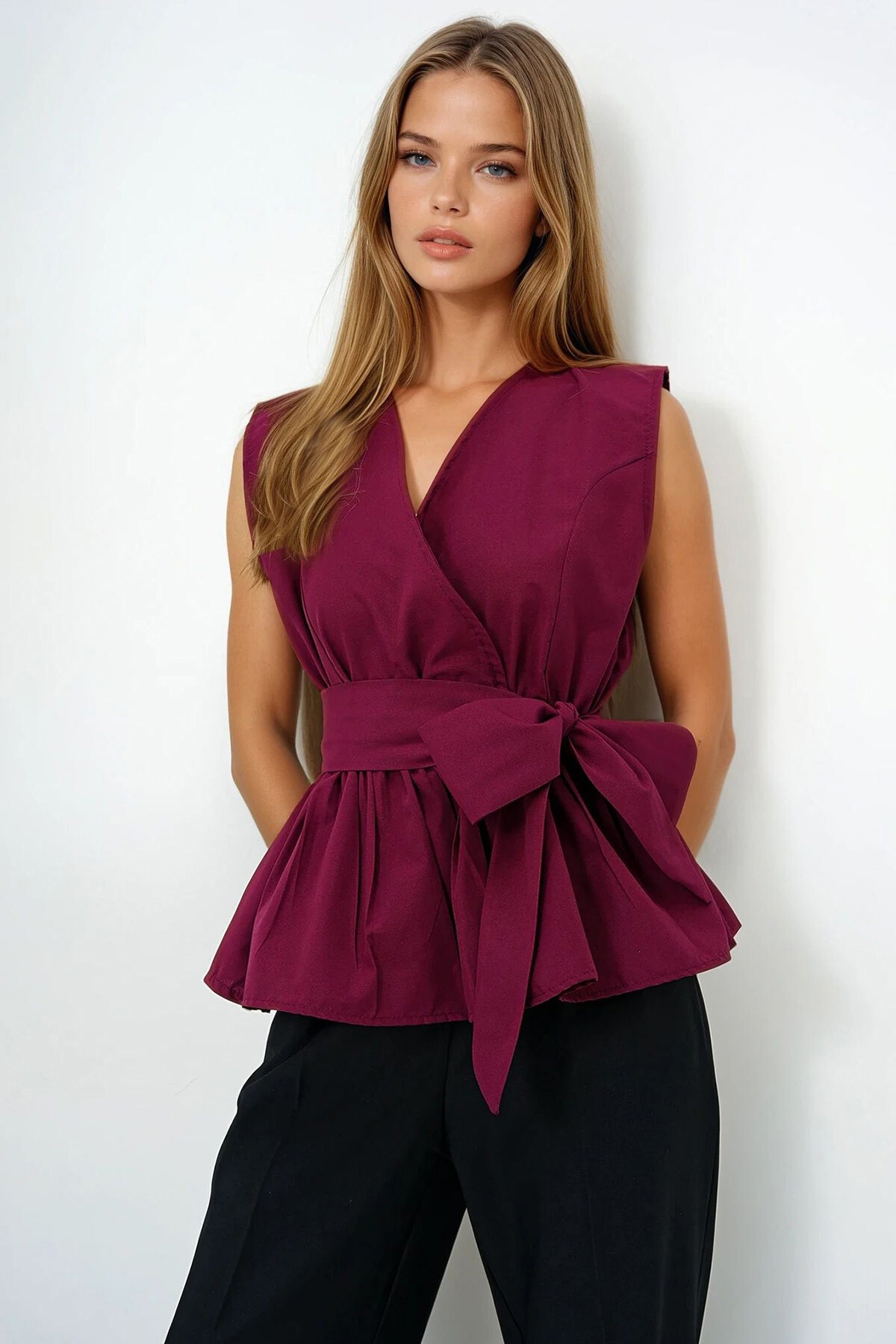 Bordo Kruvaze Yaka Eteği Volanlı Kendinden Kuşaklı Yazlık Poplin Bluz