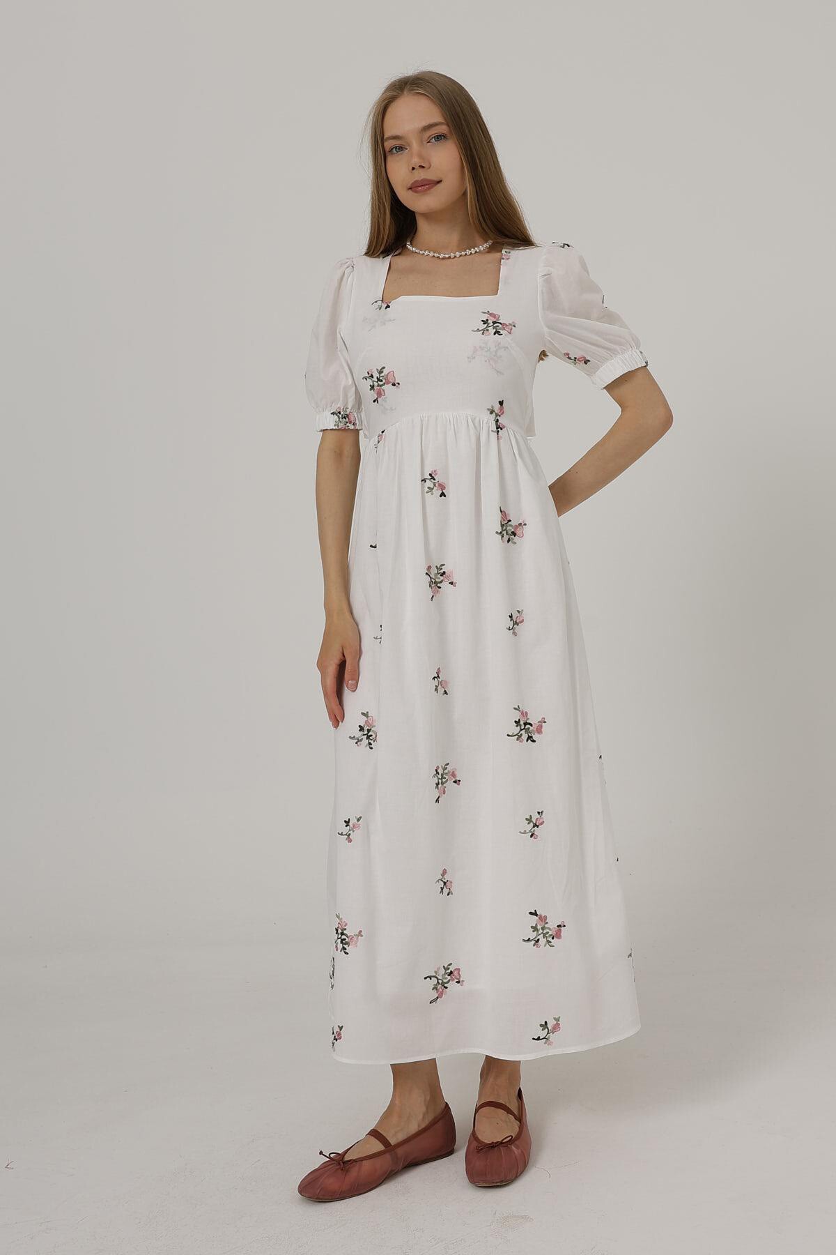 Beyaz Kare Yaka Balon Kol Arkası Bağlama Detaylı Elbise