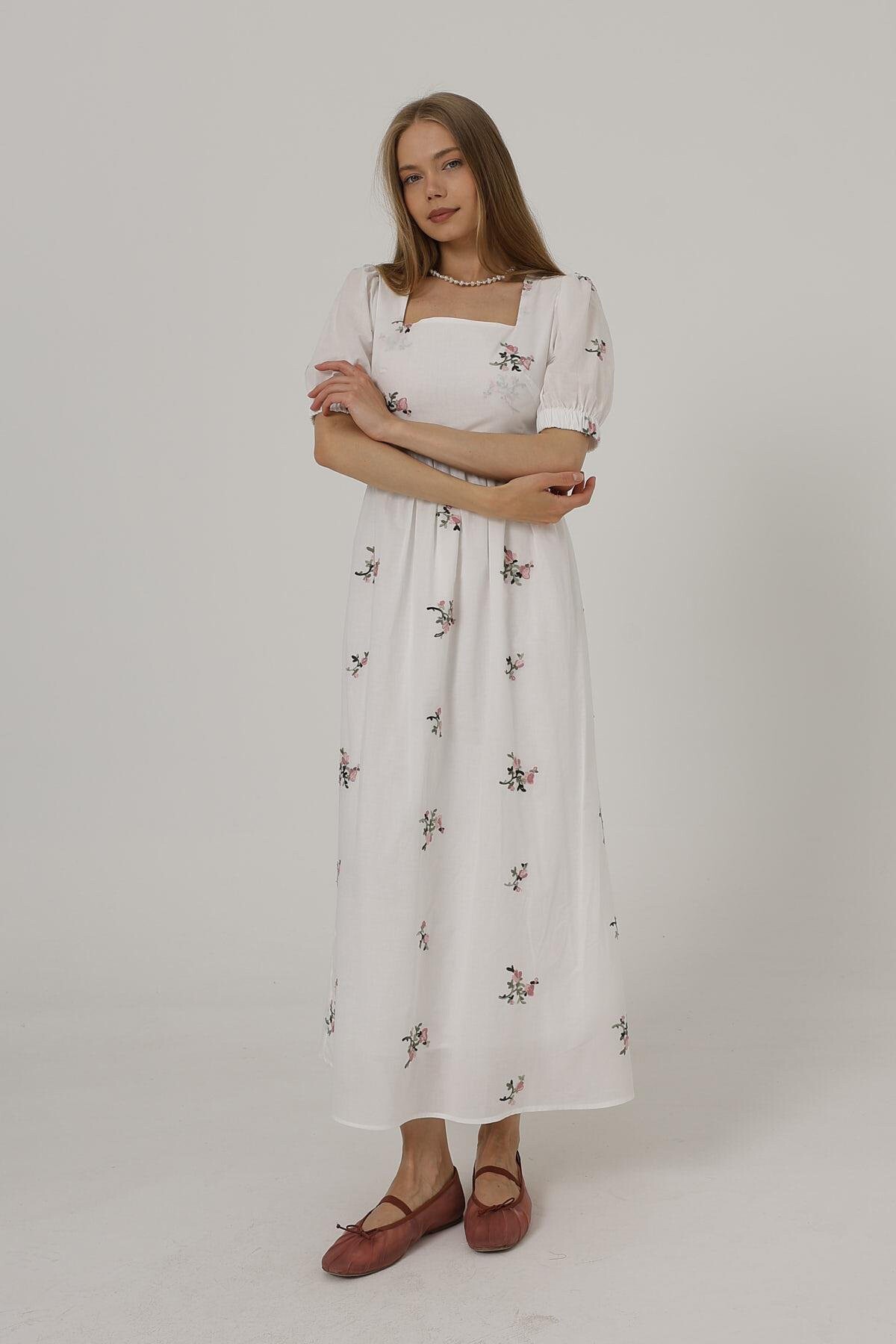 Beyaz Kare Yaka Balon Kol Arkası Bağlama Detaylı Elbise