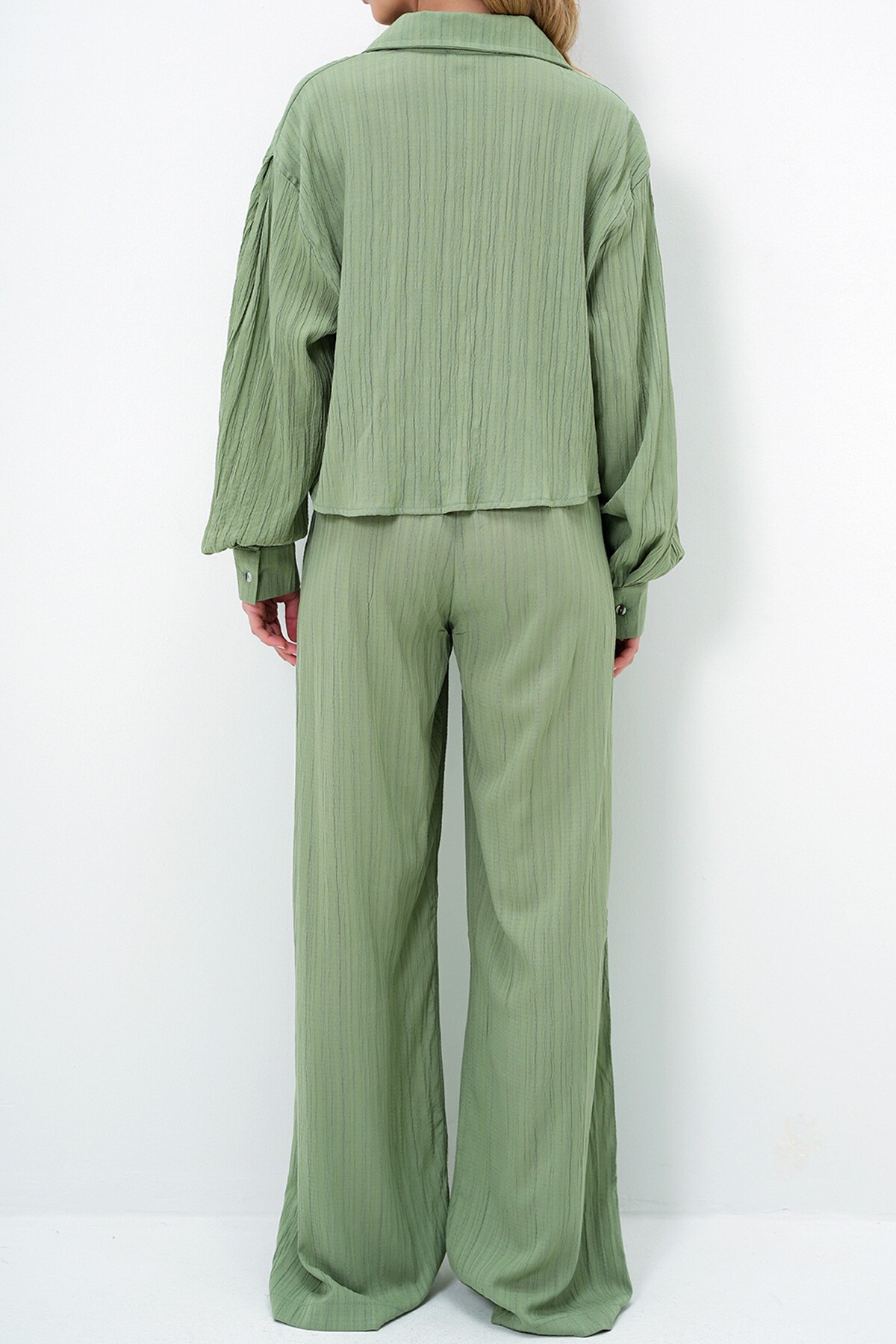 Çağla Yeşili Asimetrik Kesim Bağlama Detaylı Müslin Gömlek Ve Pantolon Takım
