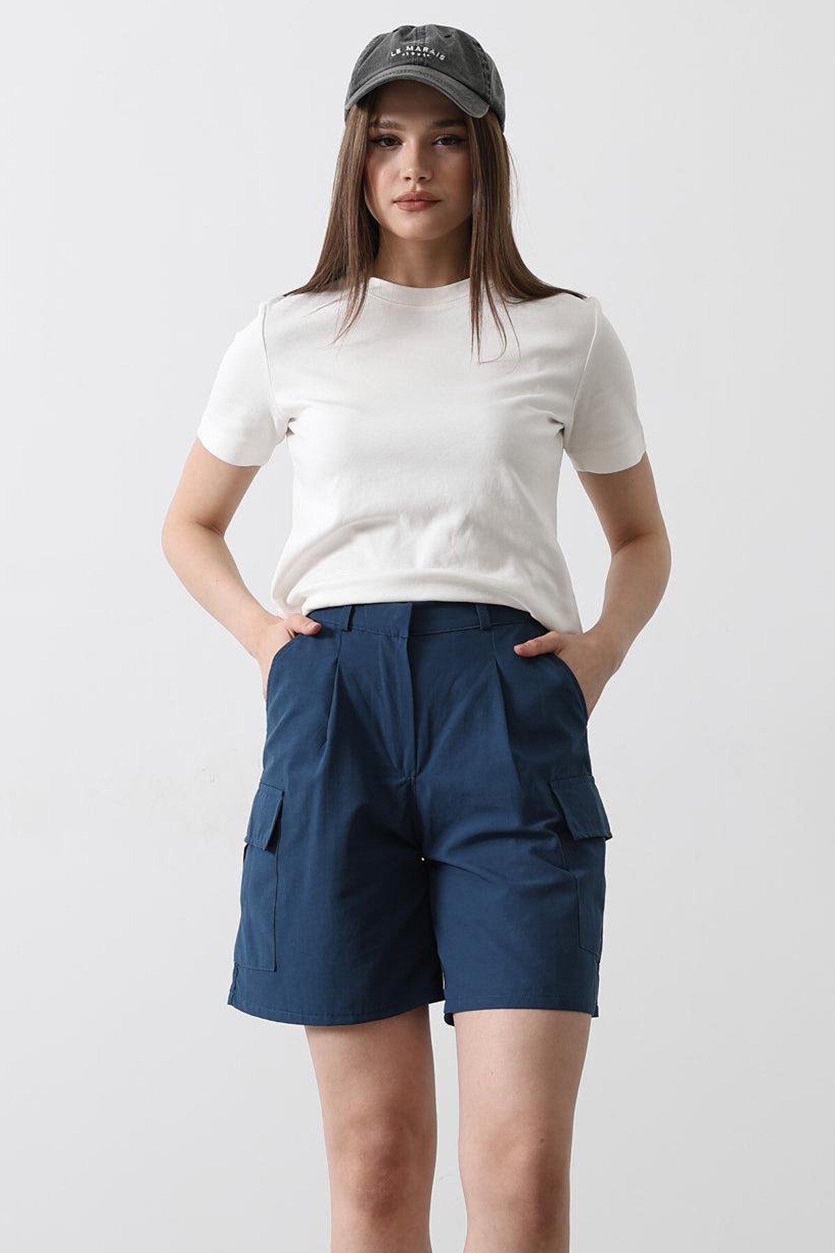 İndigo Çift Cepli Düğme Kapamalı Kargo Cepli Şort