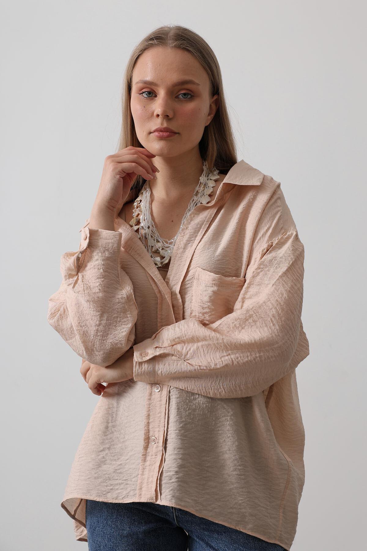 Taş Cep Detaylı Oversize Gömlek