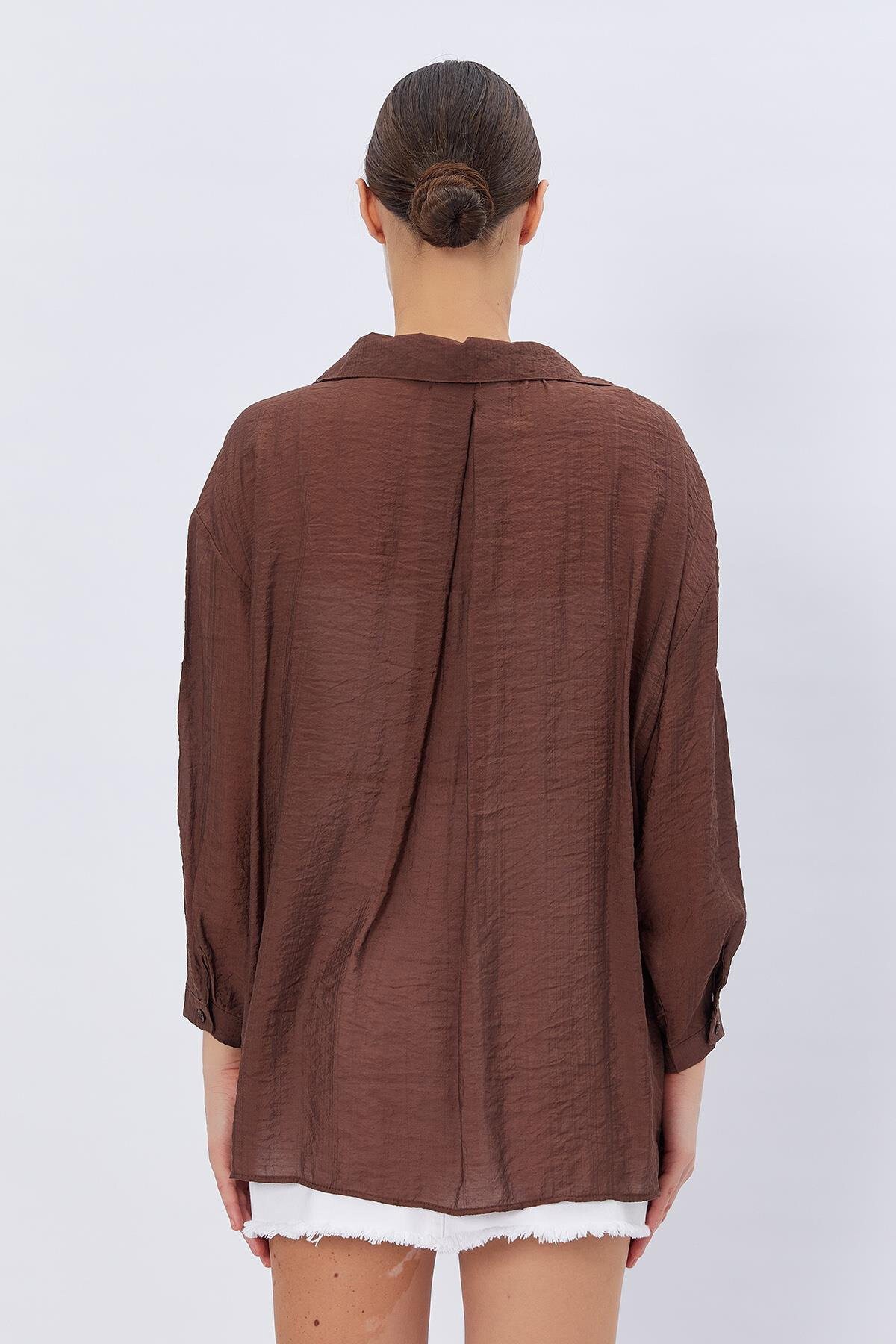 Kahve Cepleri İşlemeli Kısa Kollu Oversizegömlek