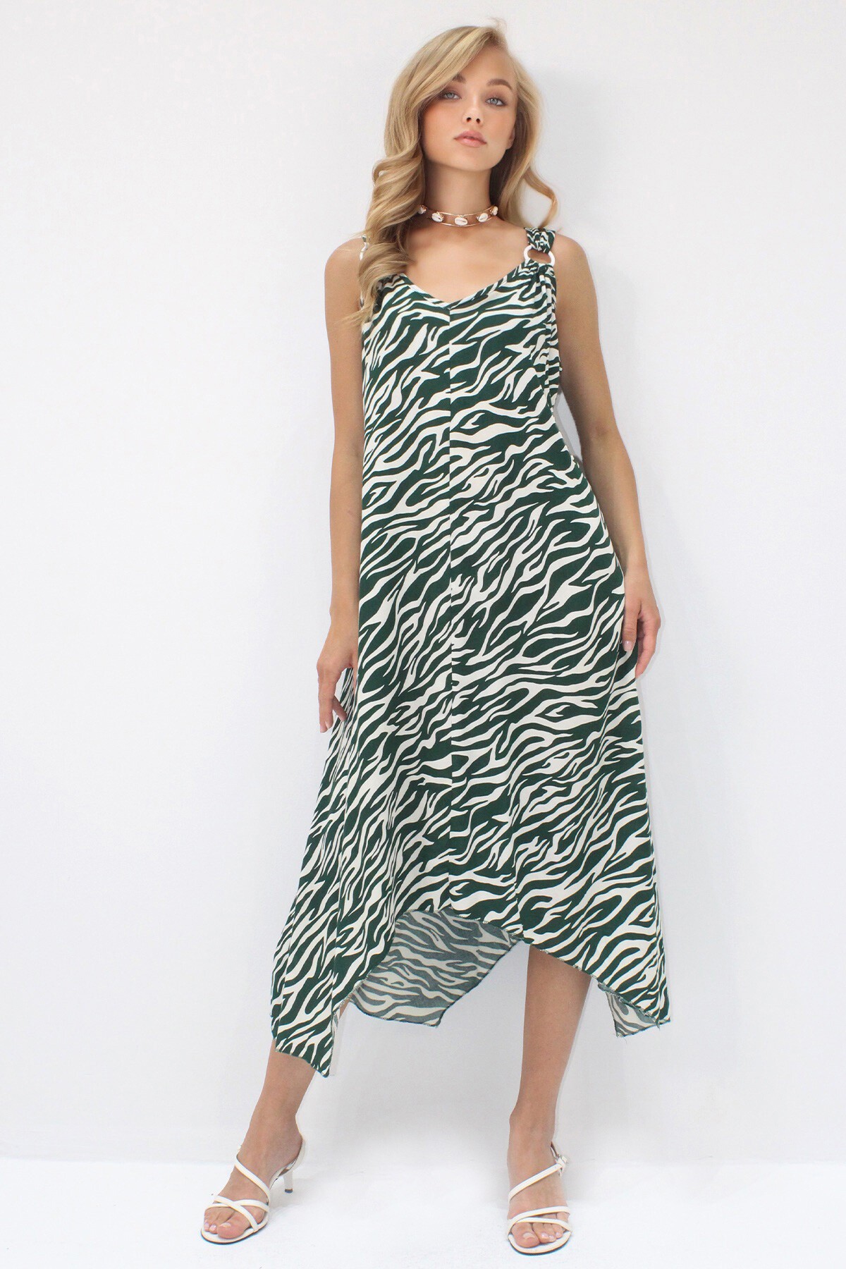 Ceviz Yeşili Asimetrik Kesim Askılı Halka Detaylı Rahat Kalıp Dokuma Viskon Elbise