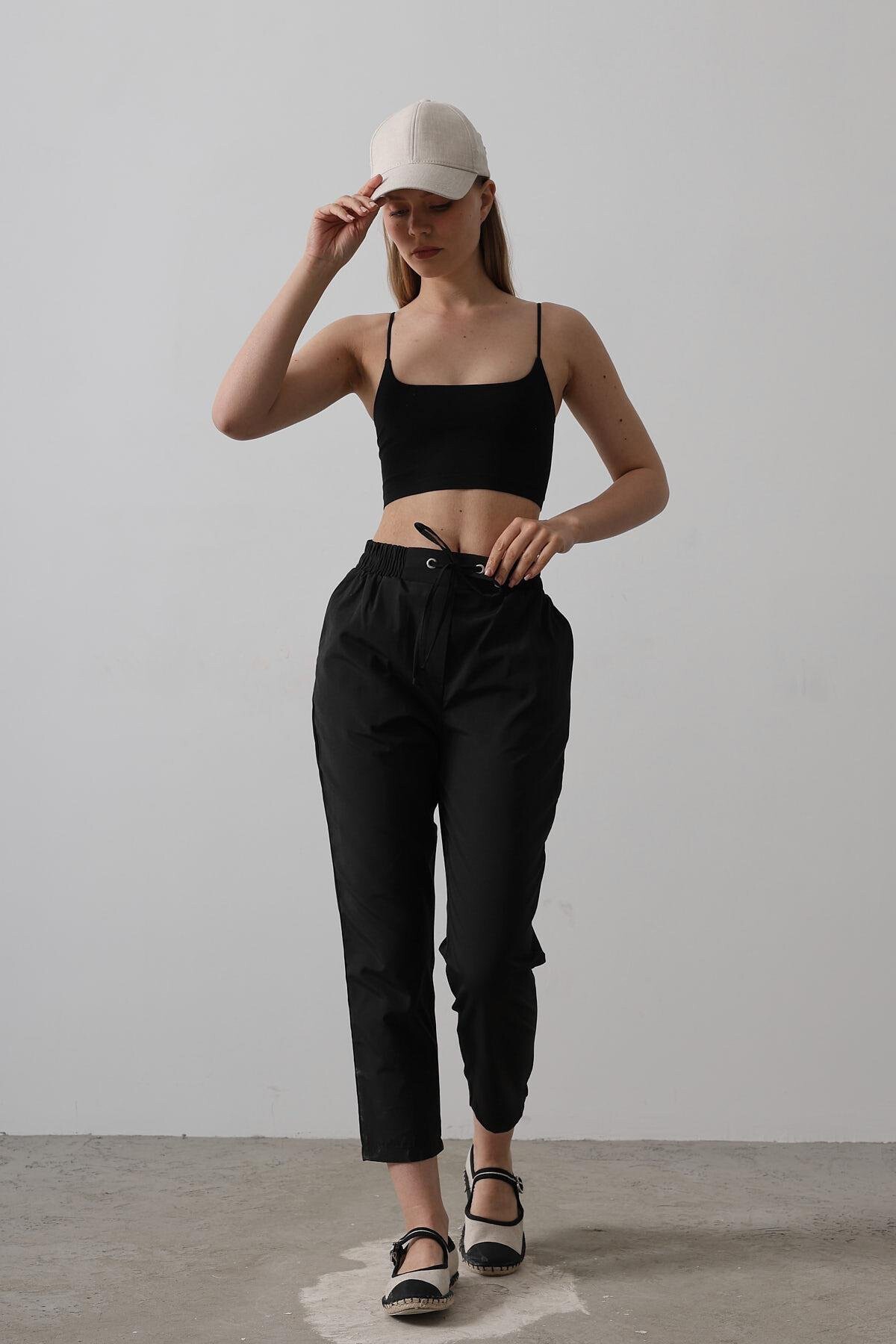 Siyah Çift Cepli Beli Lastikli Bağlama Detaylı Pantolon