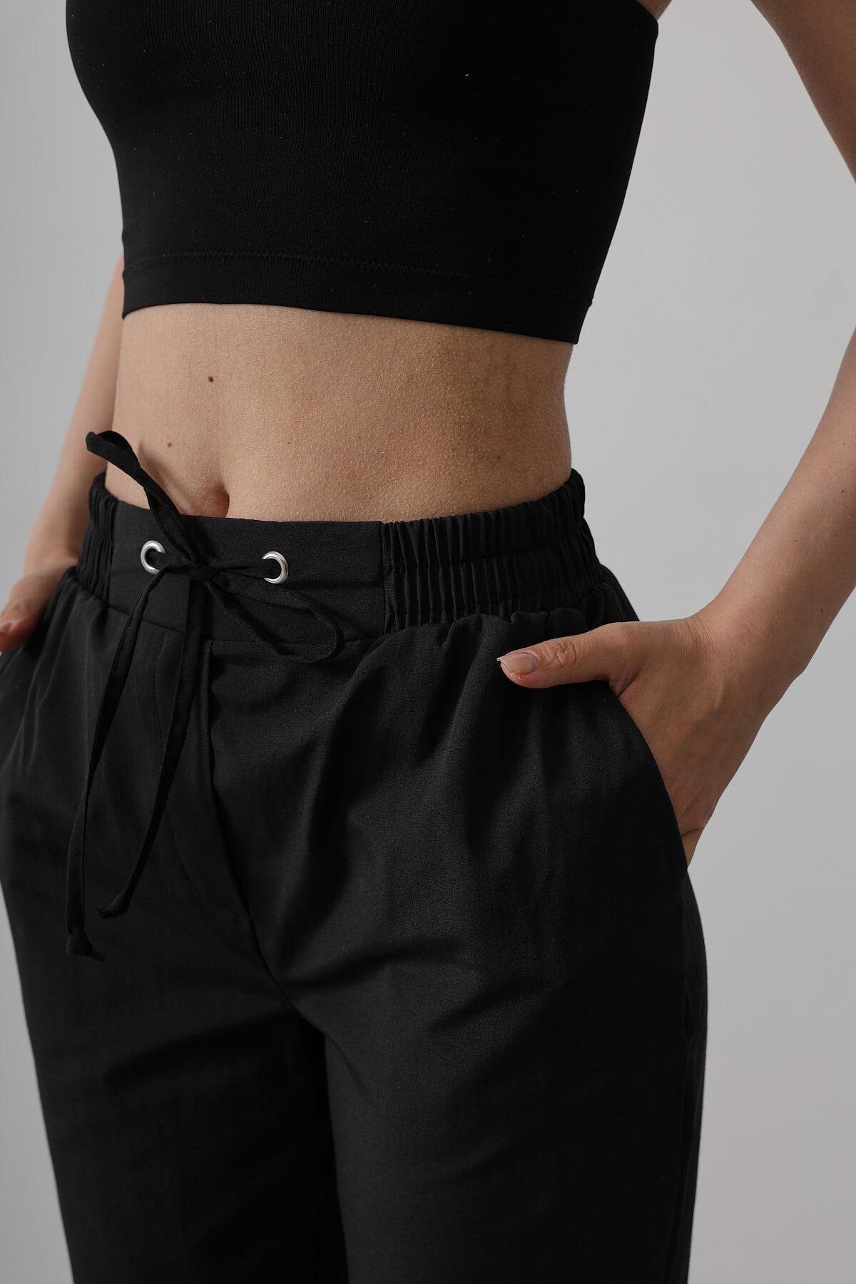 Siyah Çift Cepli Beli Lastikli Bağlama Detaylı Pantolon