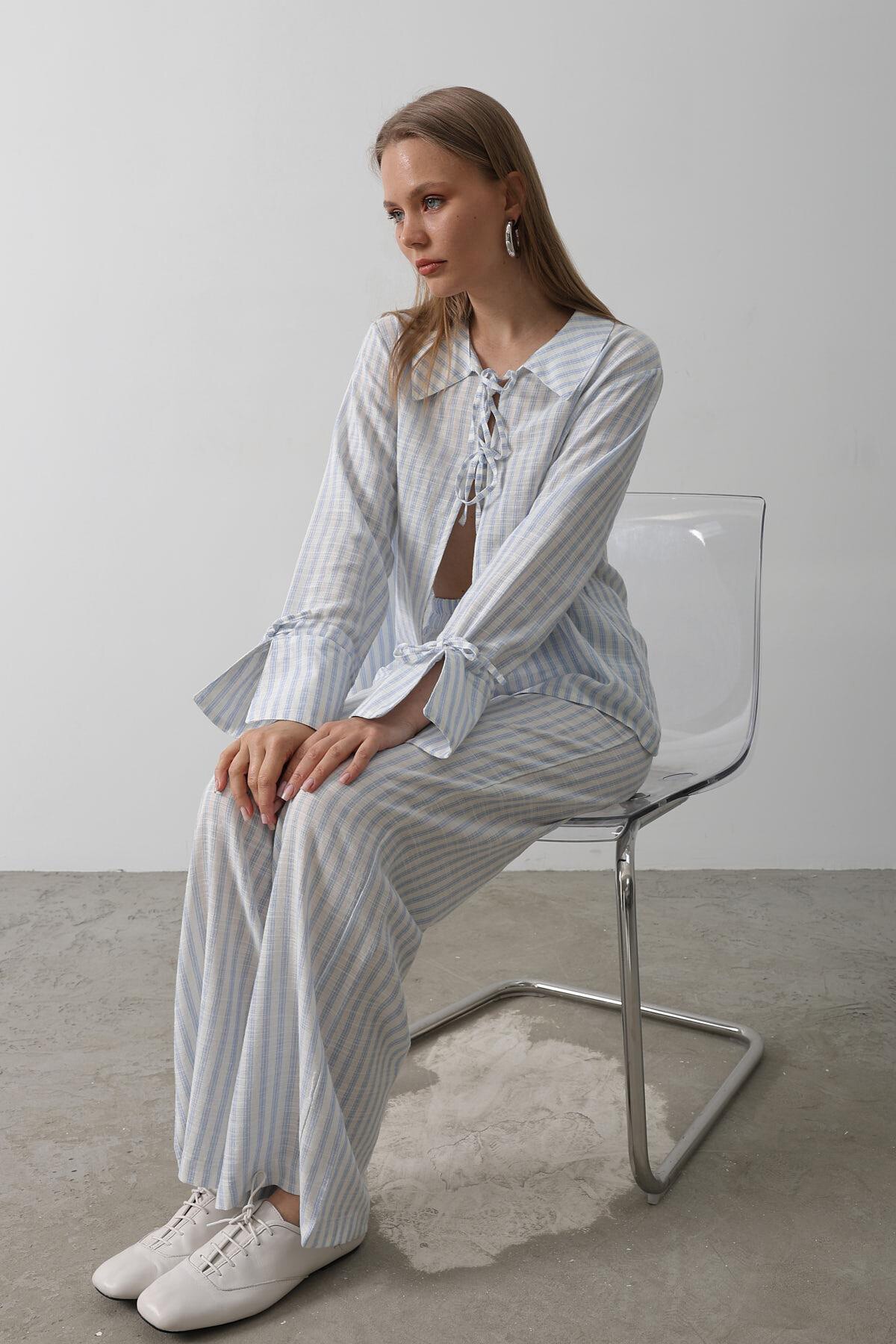 Mavi Çizgili Bağlamalı Detaylı Bluz Ve Pantolon Takım