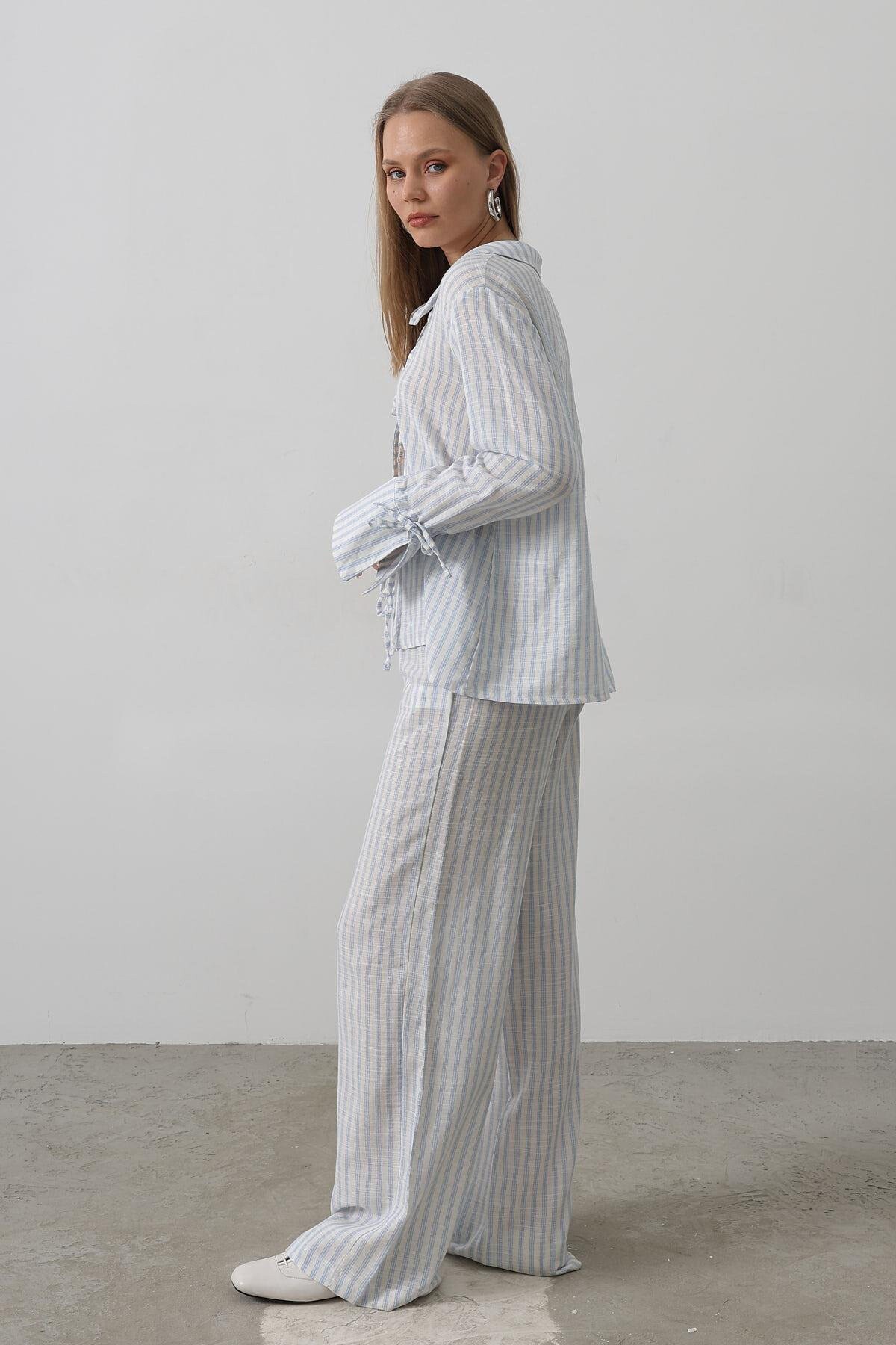 Mavi Çizgili Bağlamalı Detaylı Bluz Ve Pantolon Takım