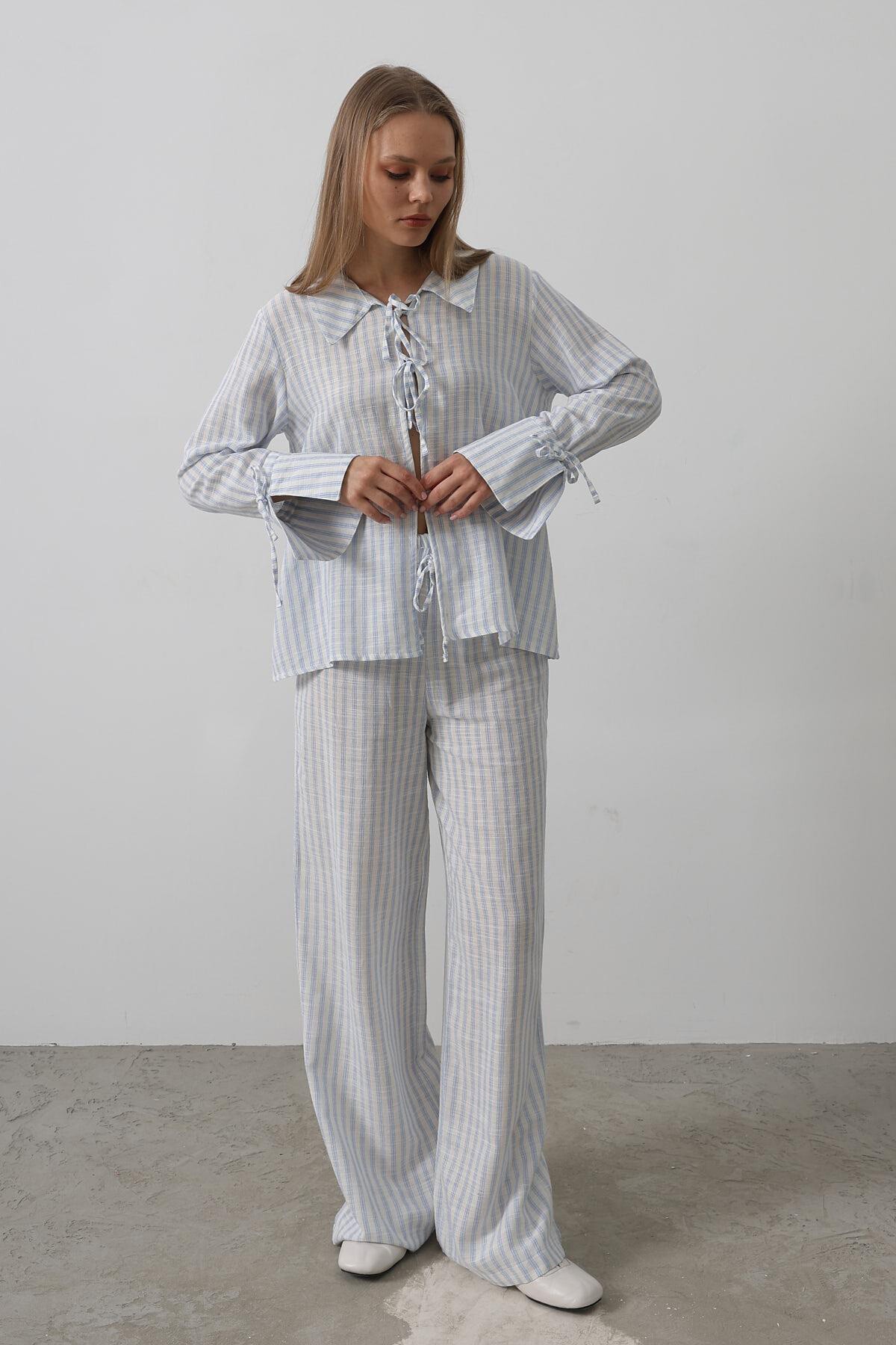 Mavi Çizgili Bağlamalı Detaylı Bluz Ve Pantolon Takım