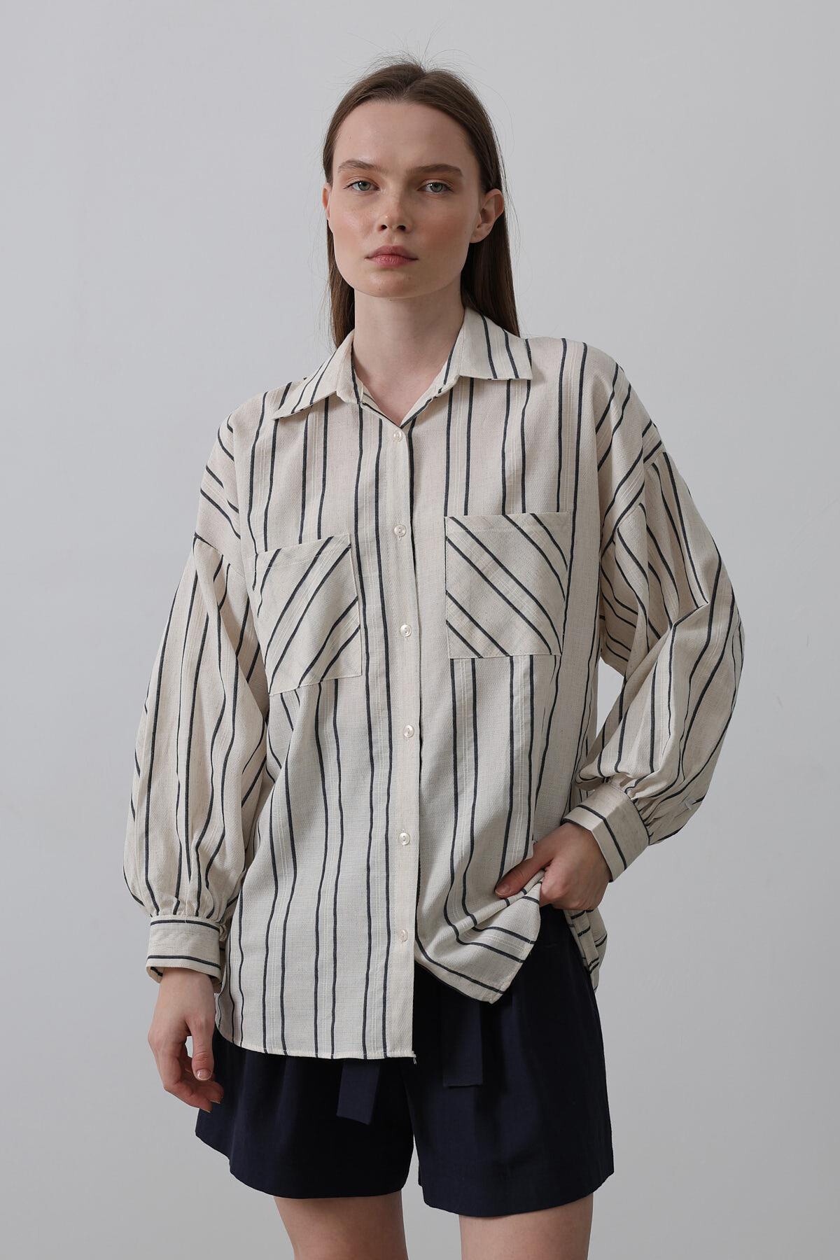 Lacivert-Bej Çizgili Çift Cepli Oversize Gömlek