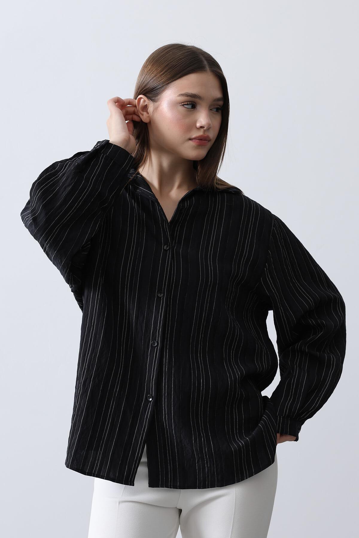 Siyah Çizgili Oversize Gömlek