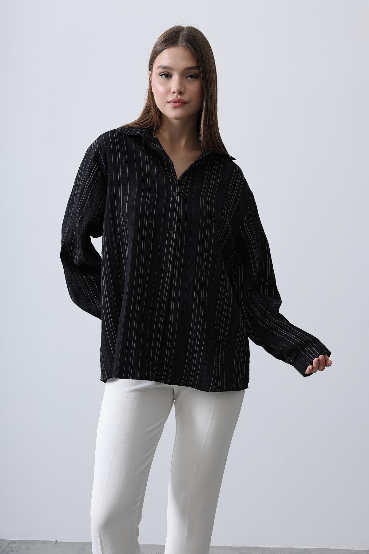Siyah Çizgili Oversize Gömlek