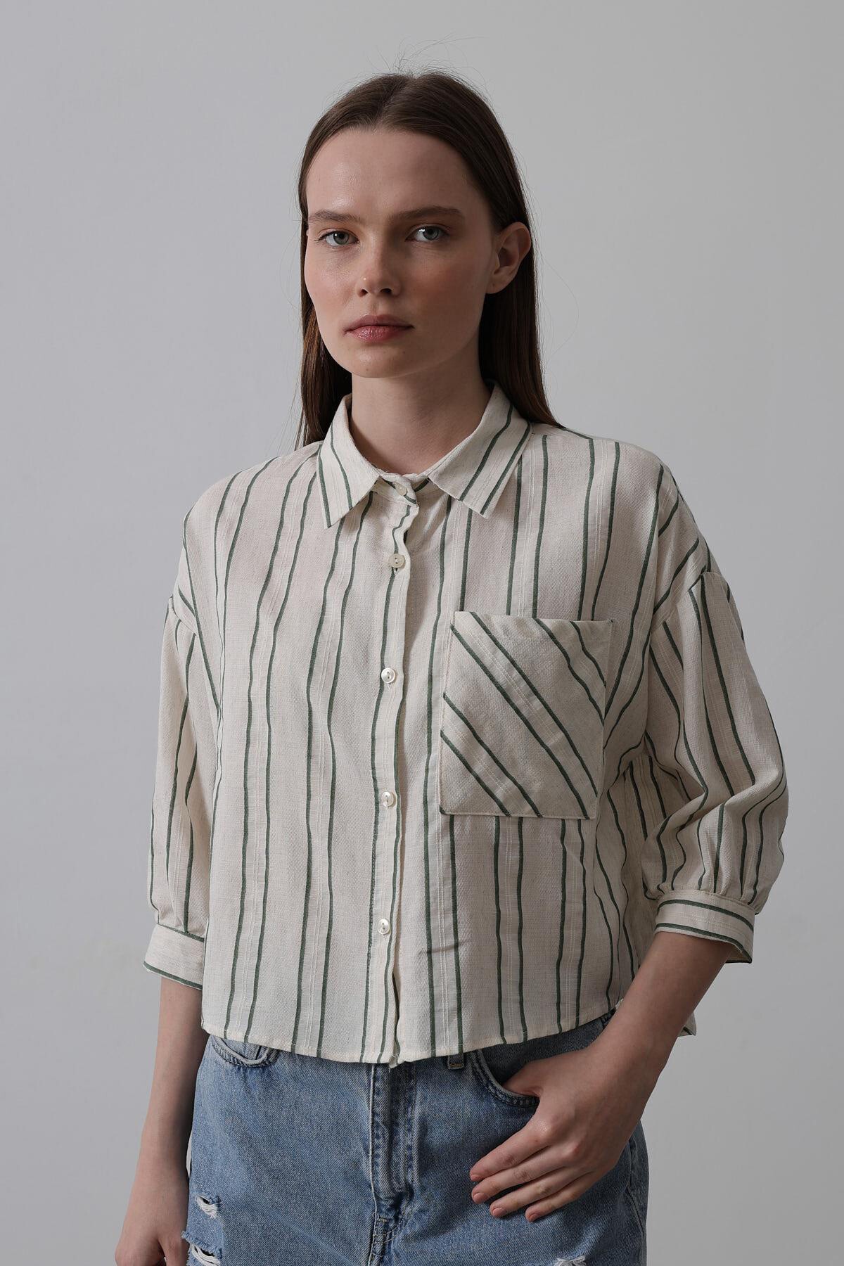 Yeşil Bej Cepli Çizgili Kısa Gömlek