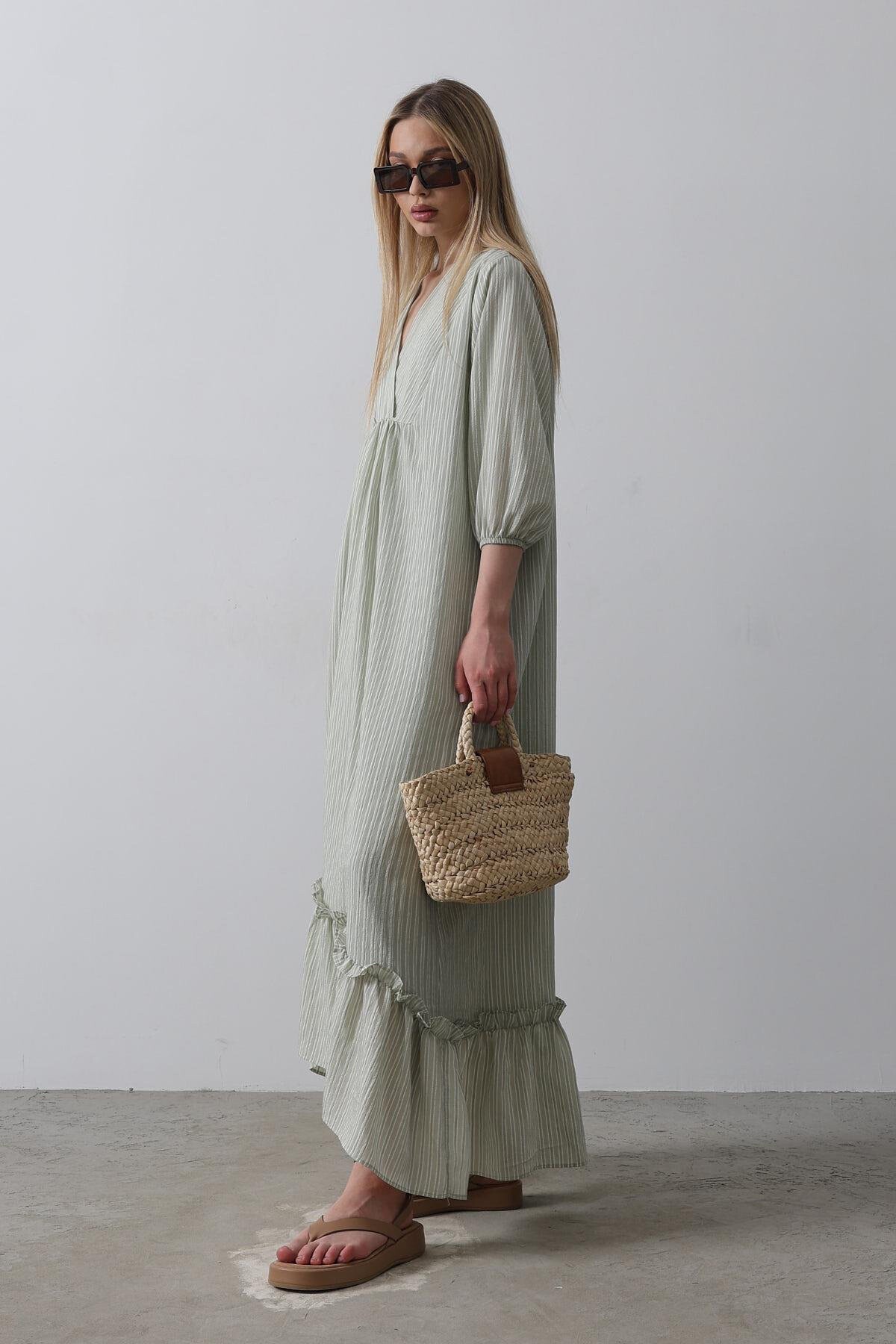 Haki Asimetrik Kesim V Yaka Eteği Fırfırlı Çizgili Oversize Elbise