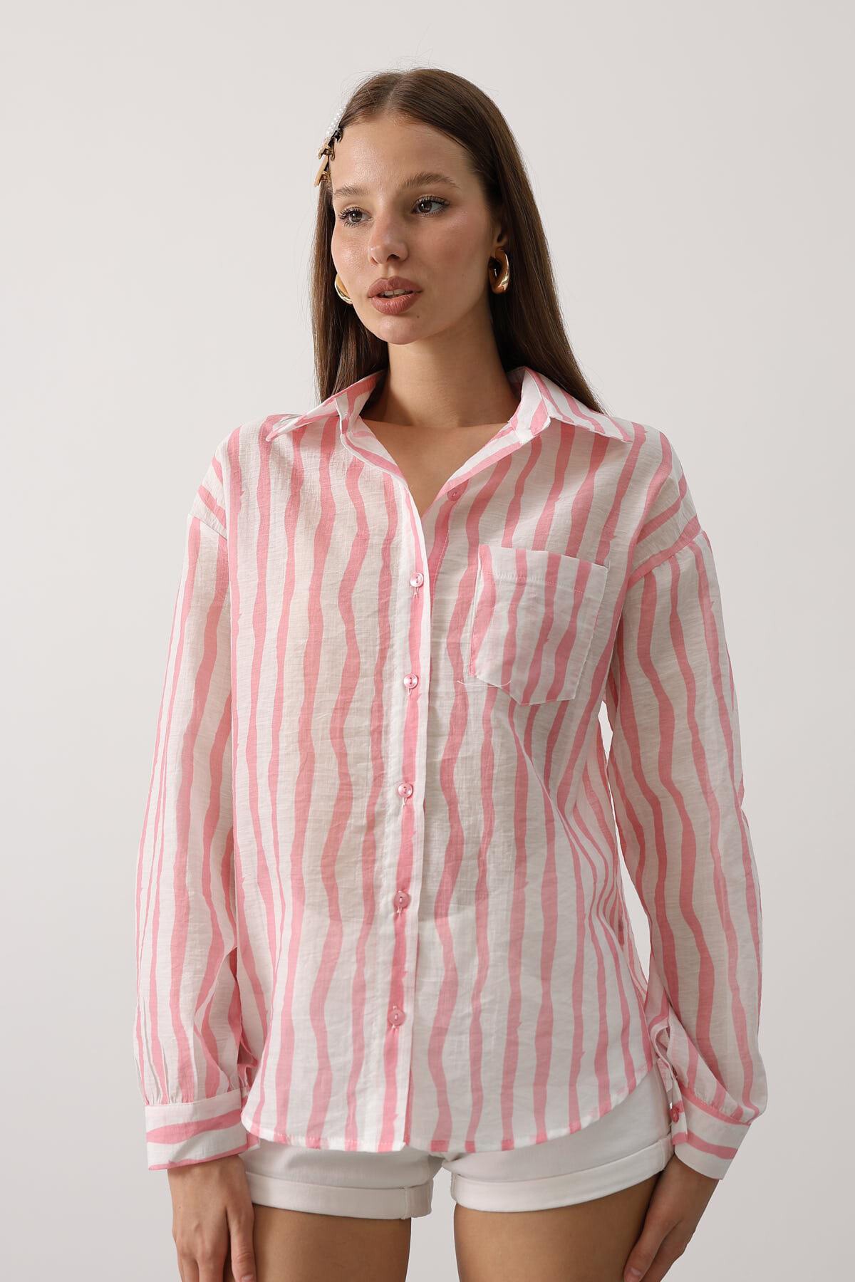Pembe Çizgili Cep Detaylı Uzun Kol Oversize Gömlek