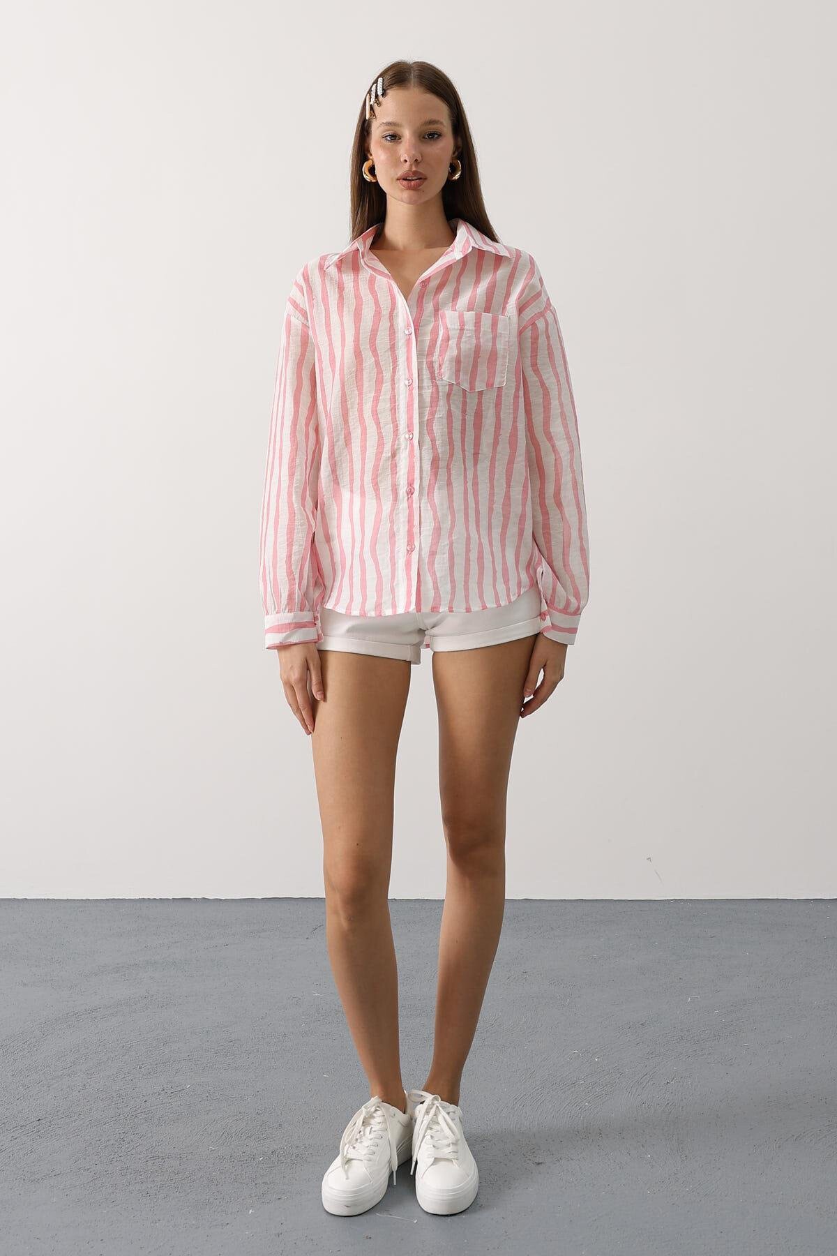 Pembe Çizgili Cep Detaylı Uzun Kol Oversize Gömlek