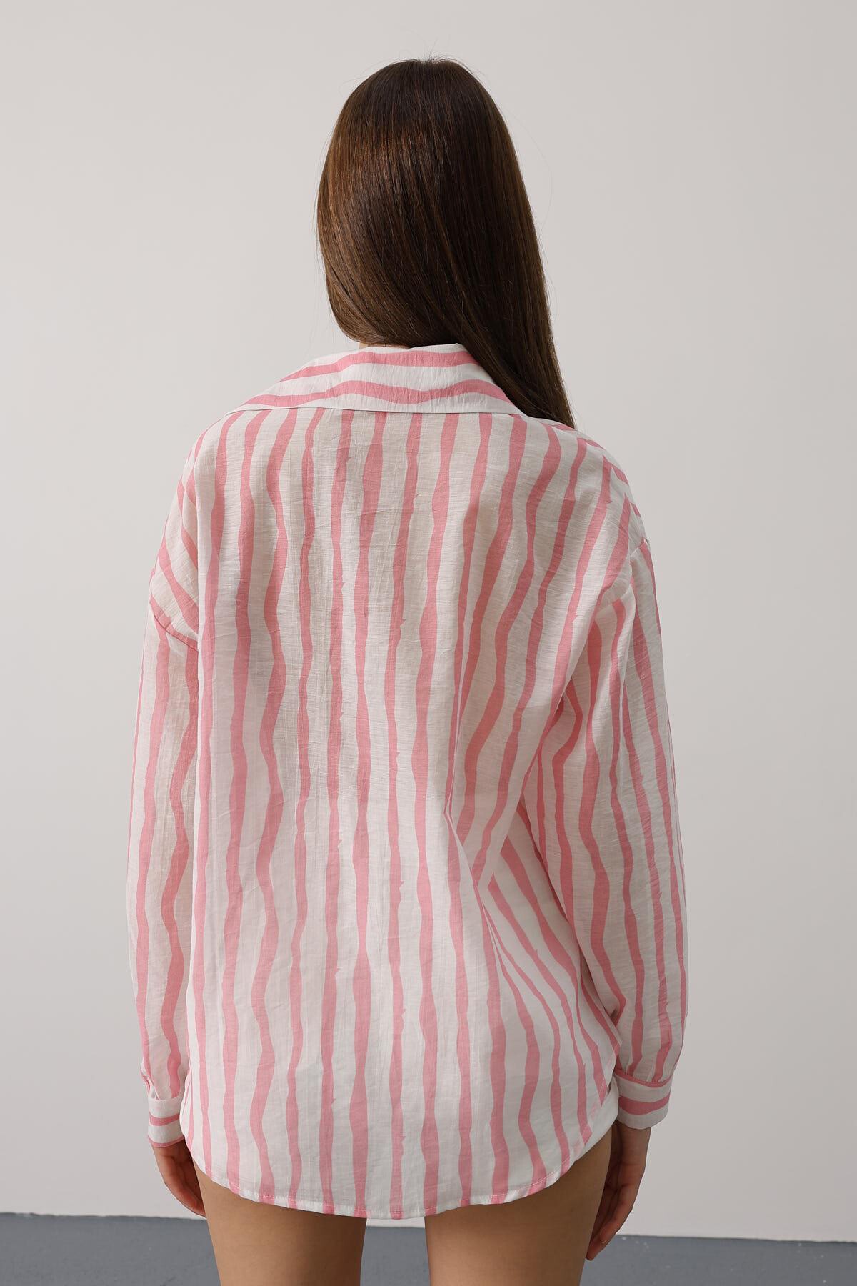 Pembe Çizgili Cep Detaylı Uzun Kol Oversize Gömlek
