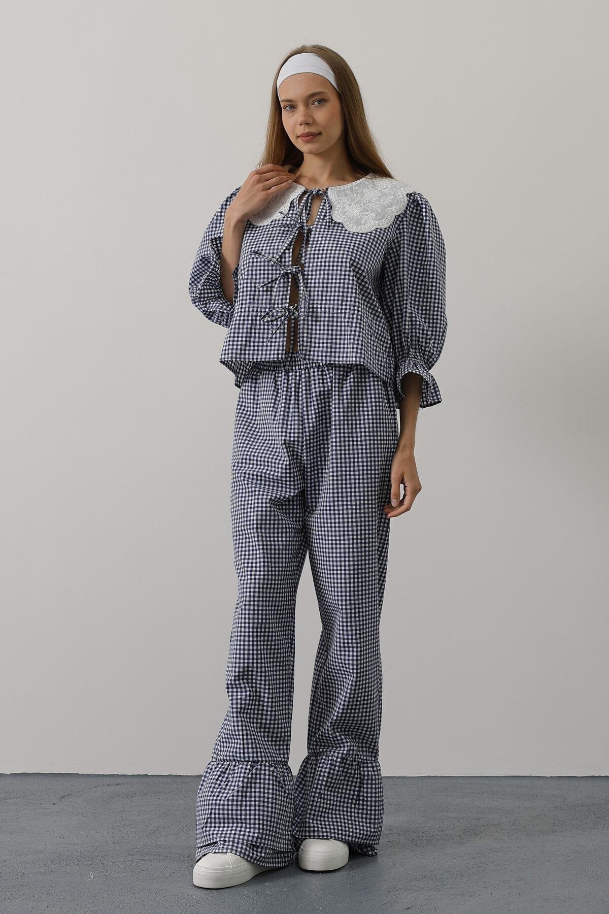 Lacivert Bağlama Detaylı Kolları Lastikli Bluz Ve Pantolon Takım