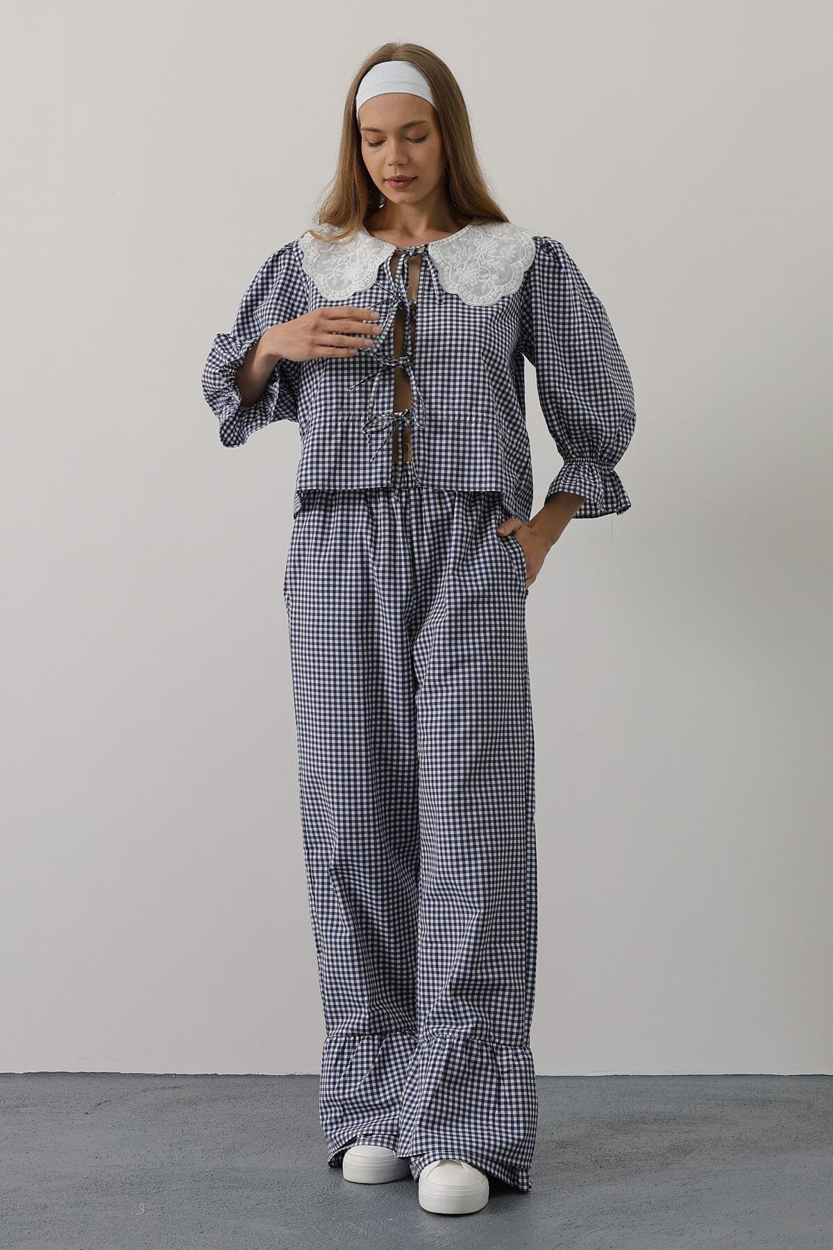 Lacivert Bağlama Detaylı Kolları Lastikli Bluz Ve Pantolon Takım