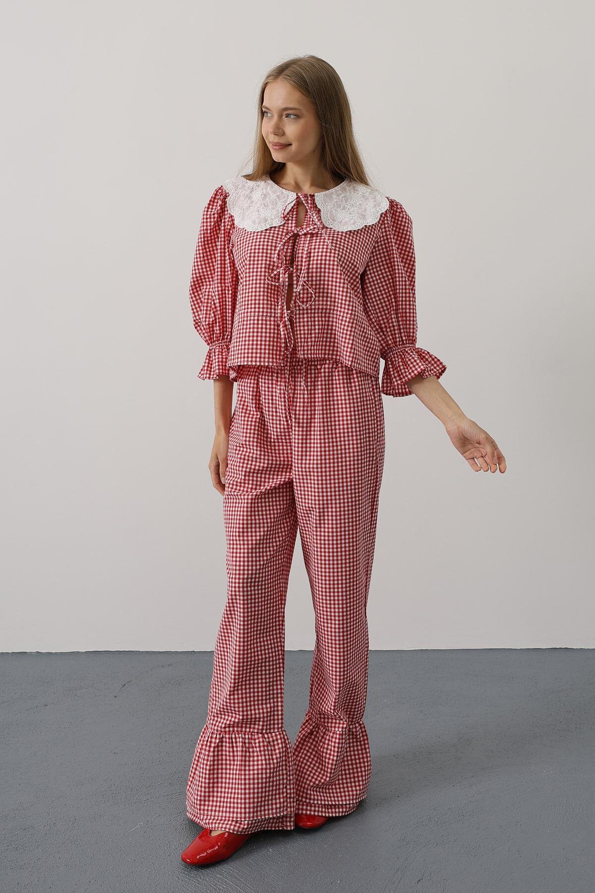 Kırmızı Bağlama Detaylı Kolları Lastikli Bluz Ve Pantolon Takım