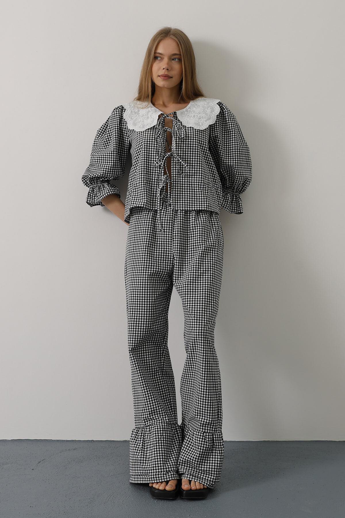 Siyah Bağlama Detaylı Kolları Lastikli Bluz Ve Pantolon Takım