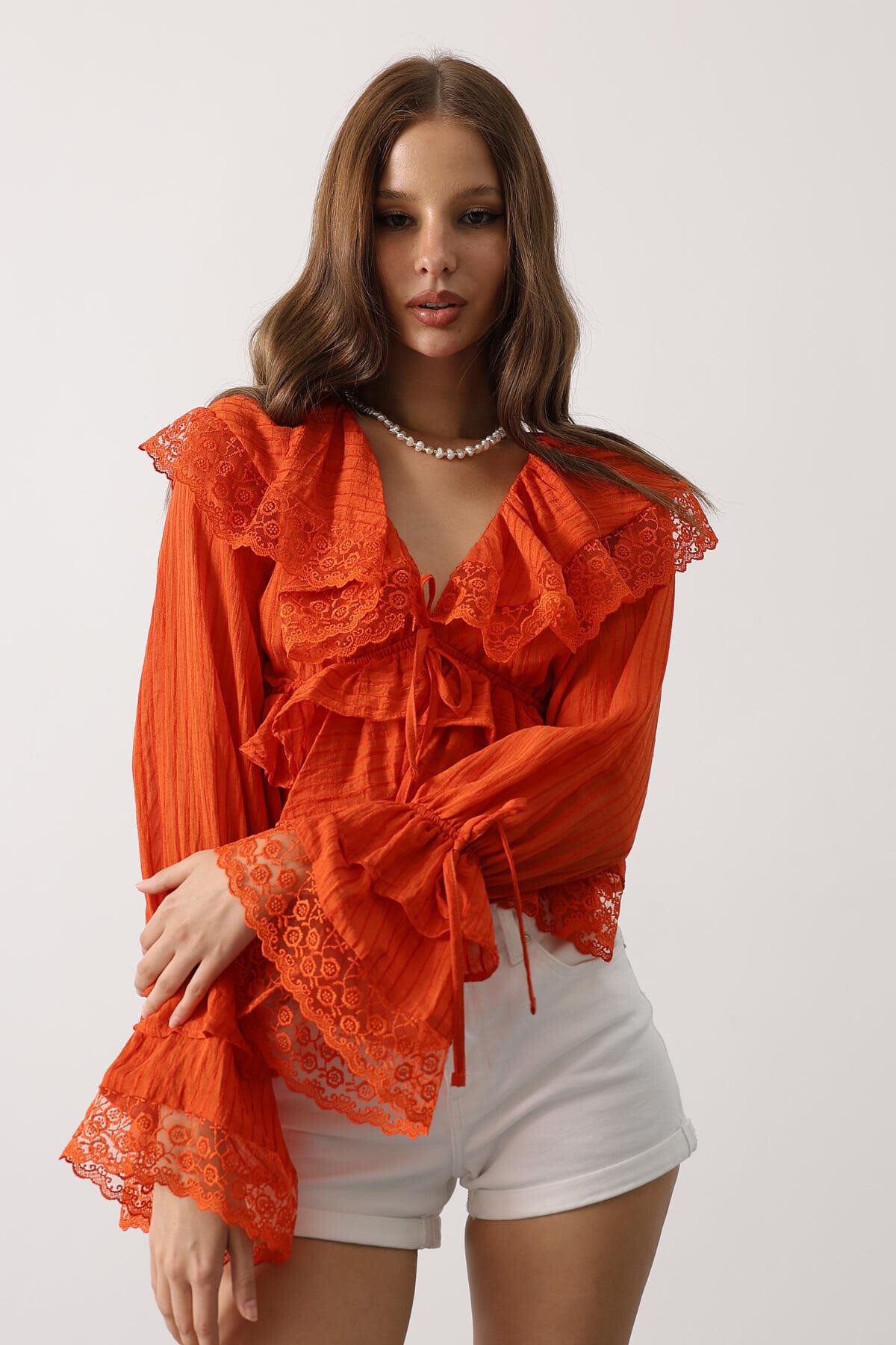 Turuncu Dantelli Fırfırlı Bohem Bluz