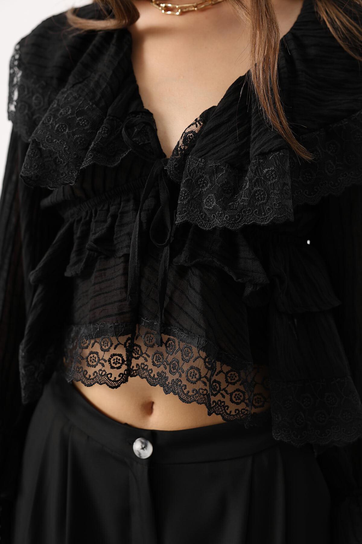 Siyah Dantelli Fırfırlı Bohem Bluz