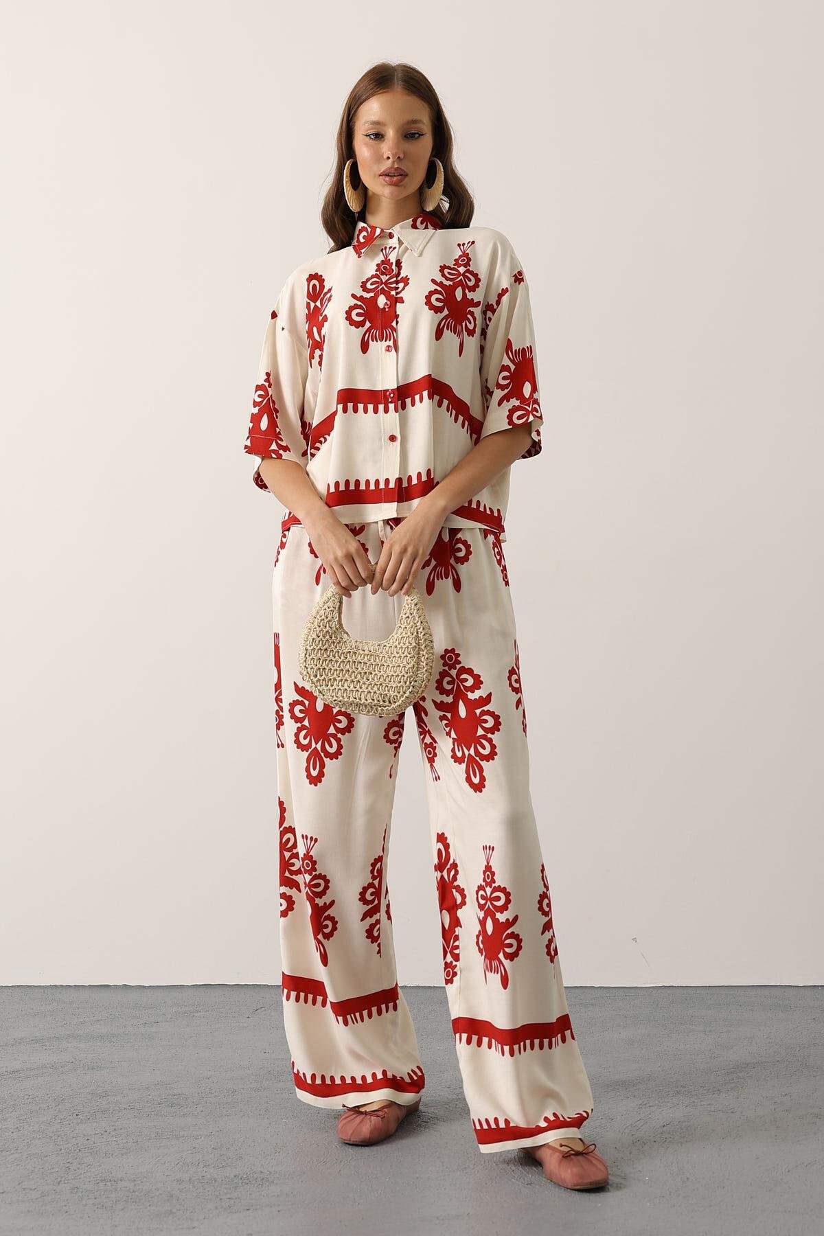 Bordo Desenli Kısa Kol Gömlek Ve Pantolon Takım