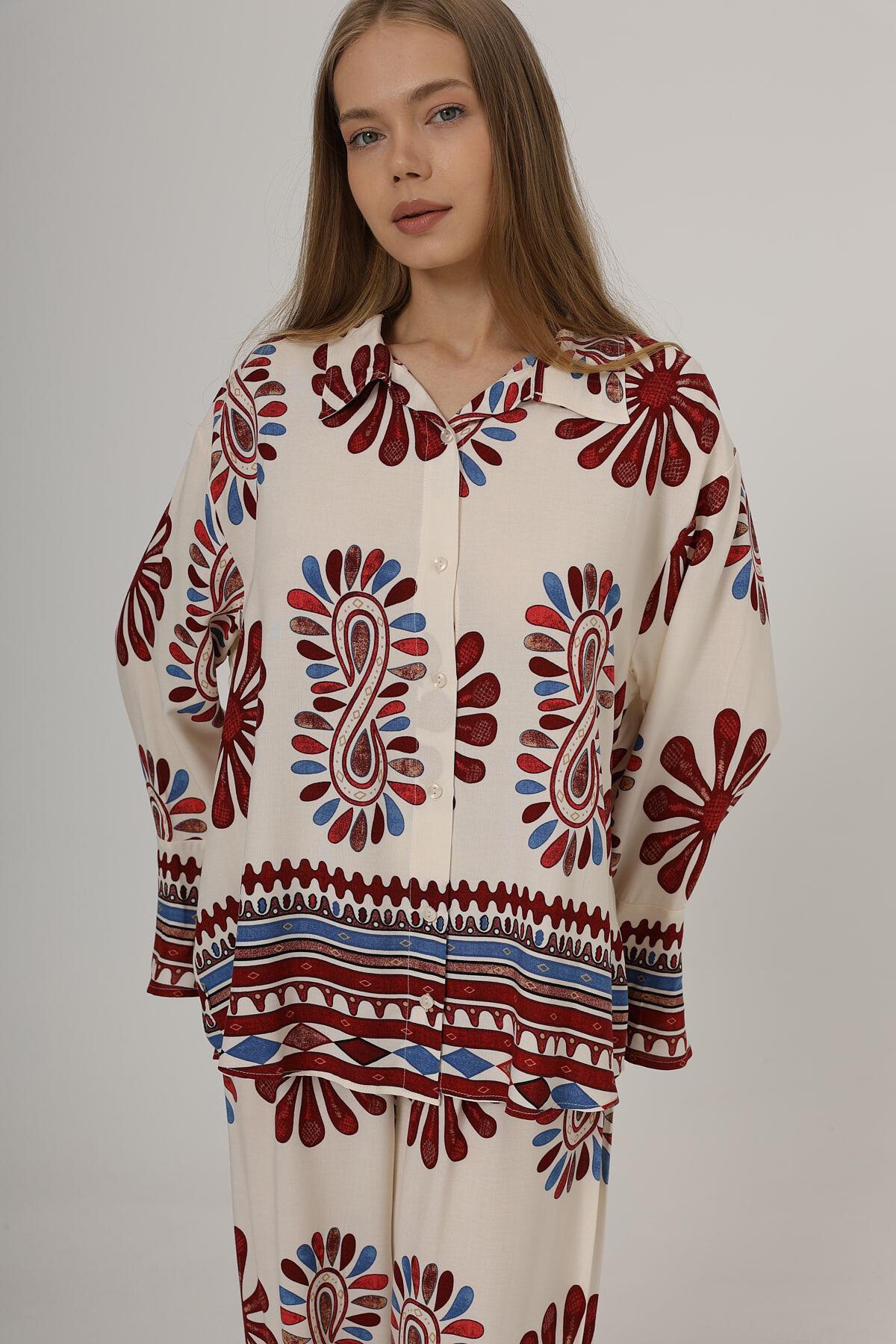 Kırmızı Desenli Kolları Volanlı Gömlek Ve Beli Lastikli Pantolon Takım